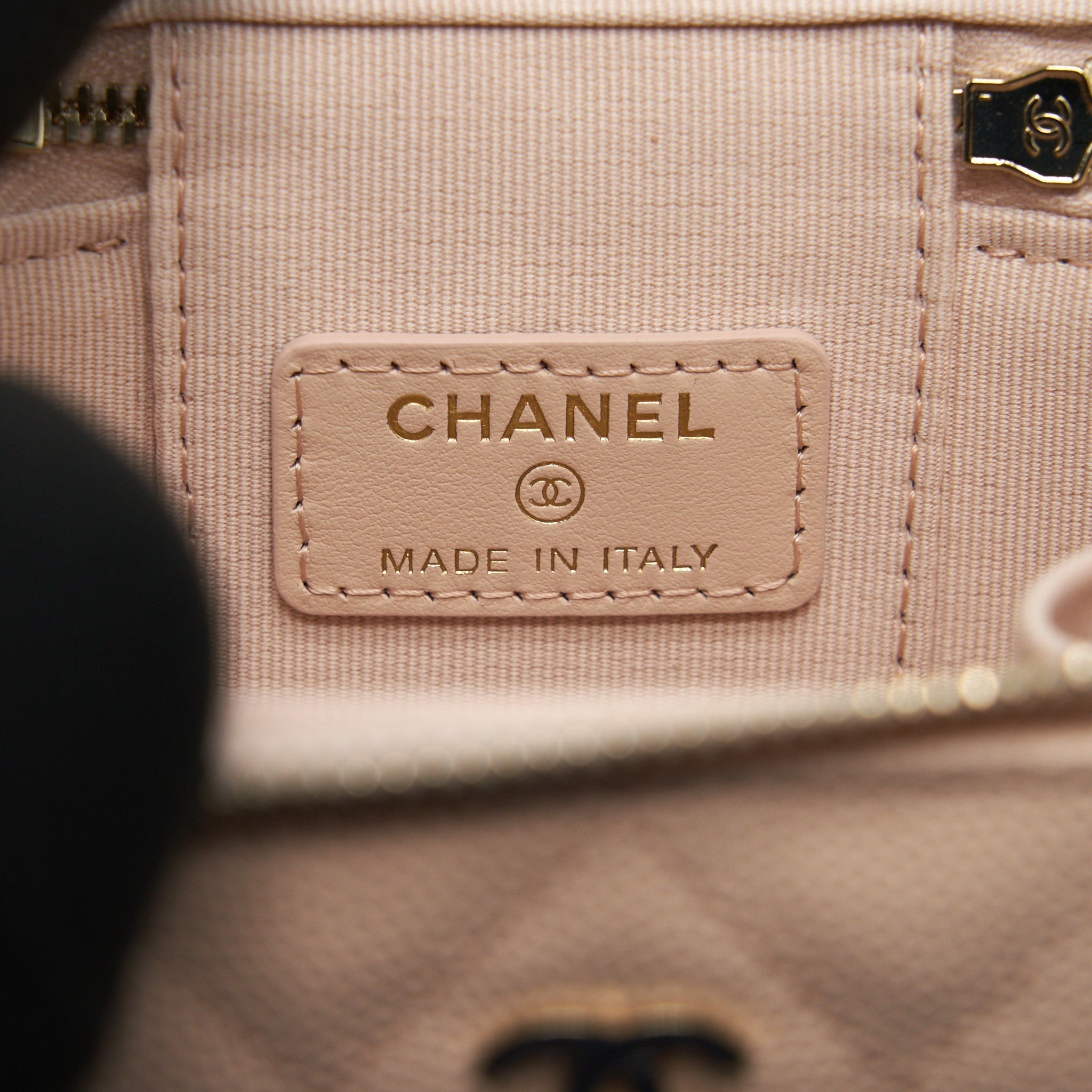 chanel-mini-vanity-light-beige-caviar-ghw