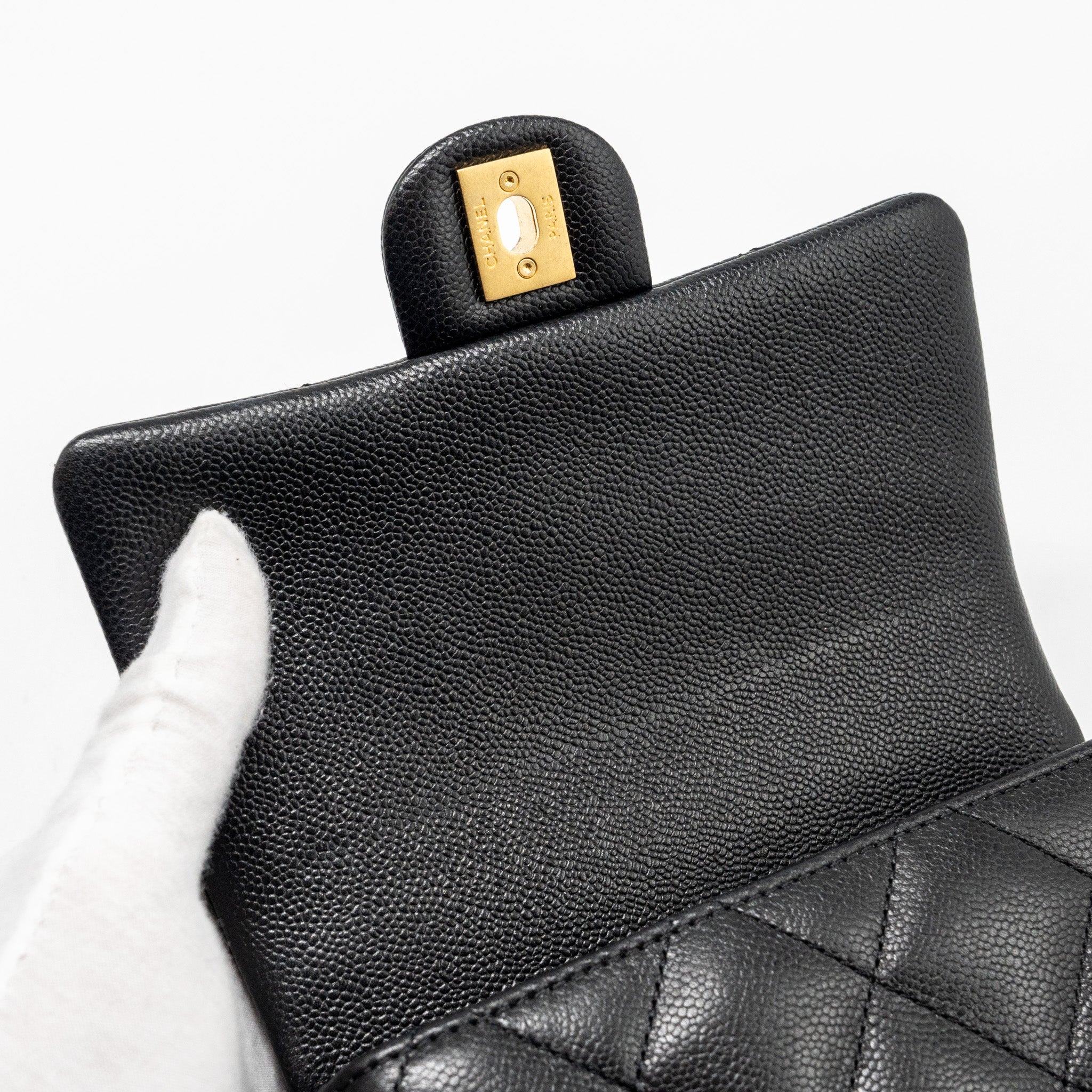 chanel-23p-coco-love-flap-bag-caviar-black-ghwmicrochip-3