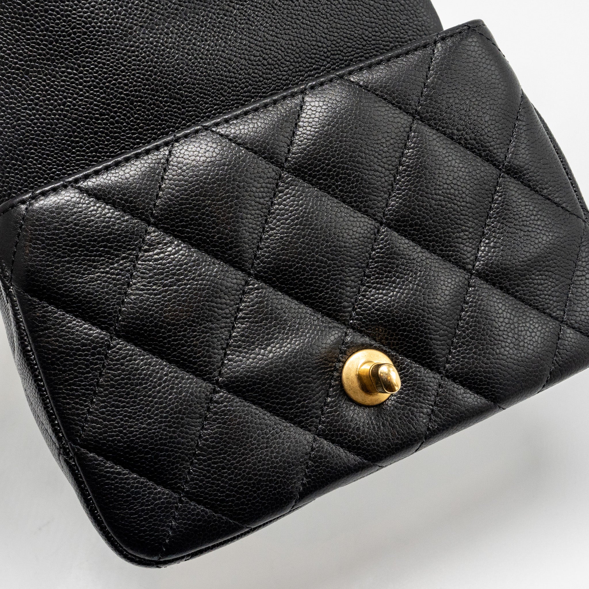 chanel-23p-coco-love-flap-bag-caviar-black-ghwmicrochip-3