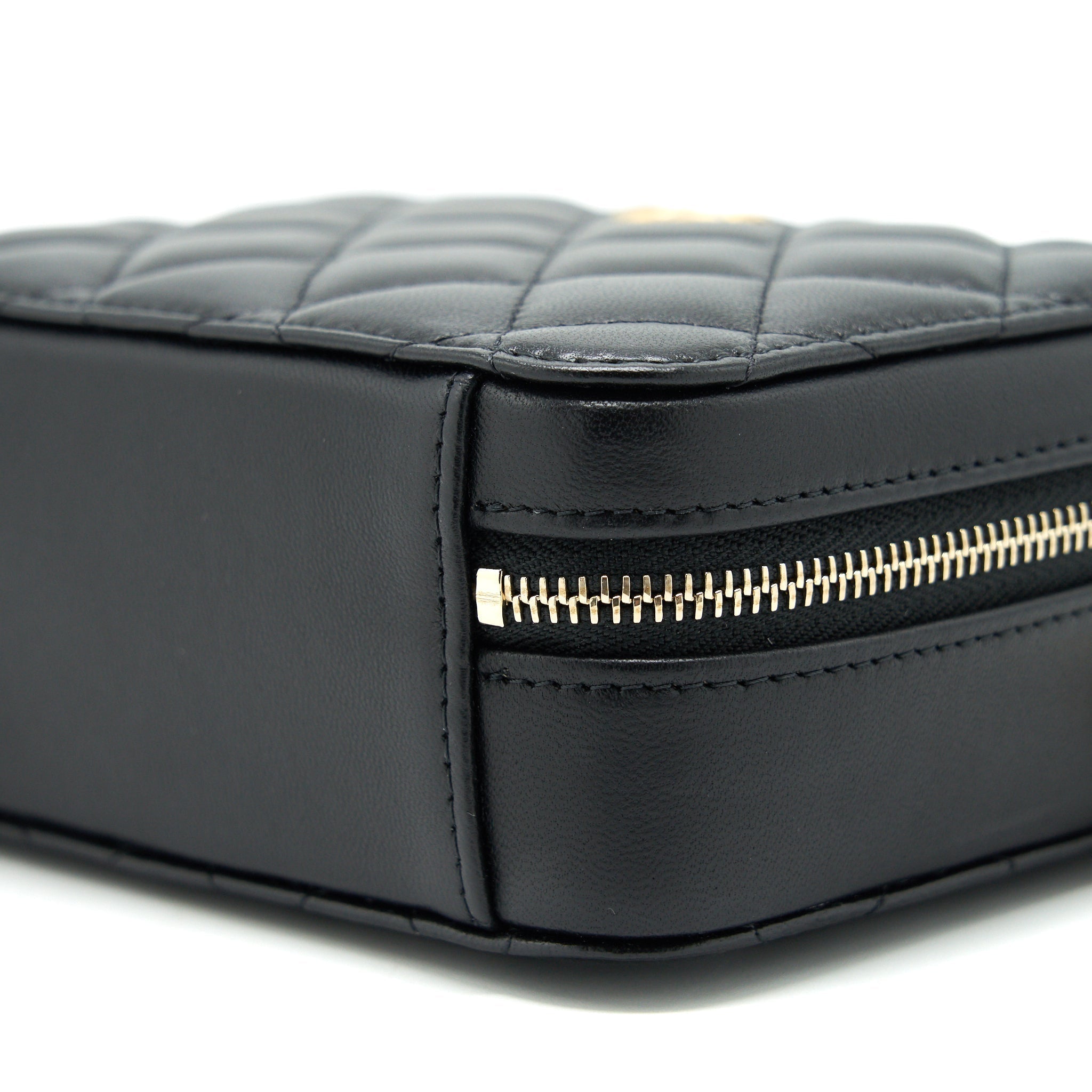 chanel-pearl-crush-mini-camera-case-with-chain-lambskin-black-ghw