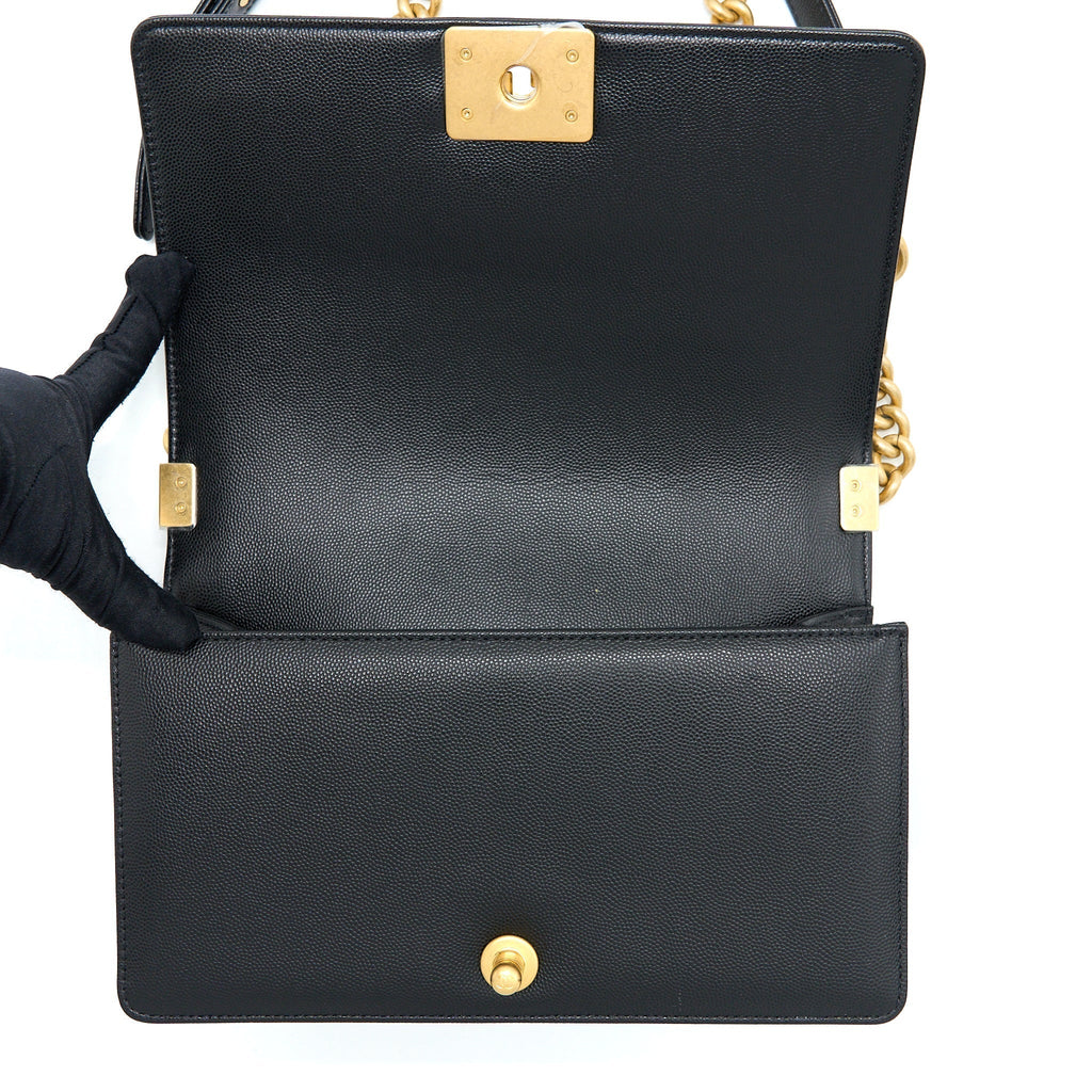 chanel-medium-boy-bag-caviar-black-brushed-ghw-microchip