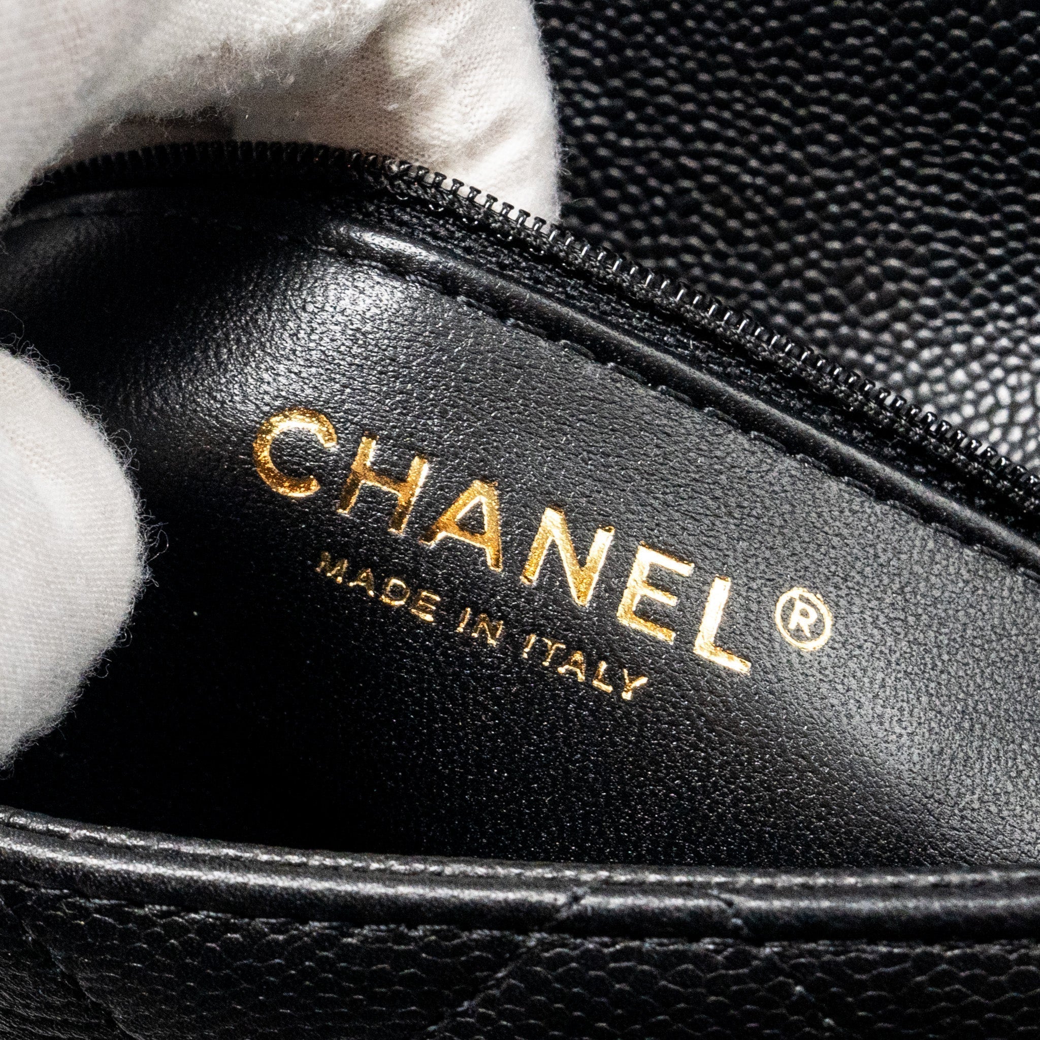 chanel-23p-coco-love-flap-bag-caviar-black-ghwmicrochip-3
