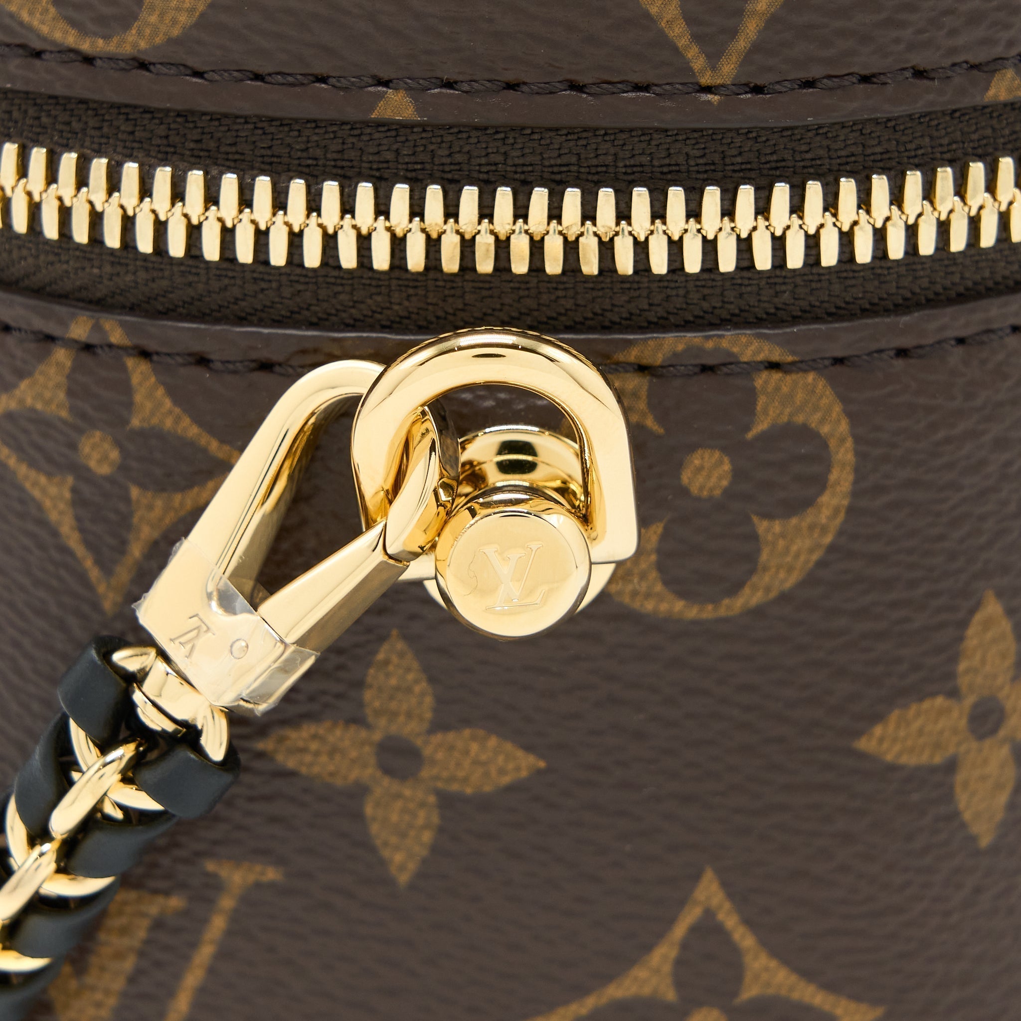 louis-vuitton-vanity-pm-monogram-canvas-ghw-new-version-1