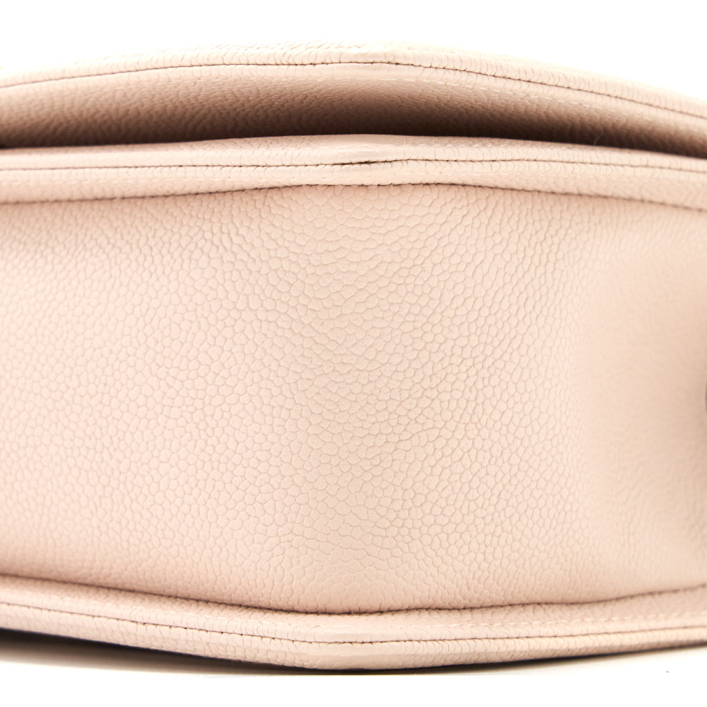 chanel-medium-boy-bag-chevron-caviar-light-pink-lghw