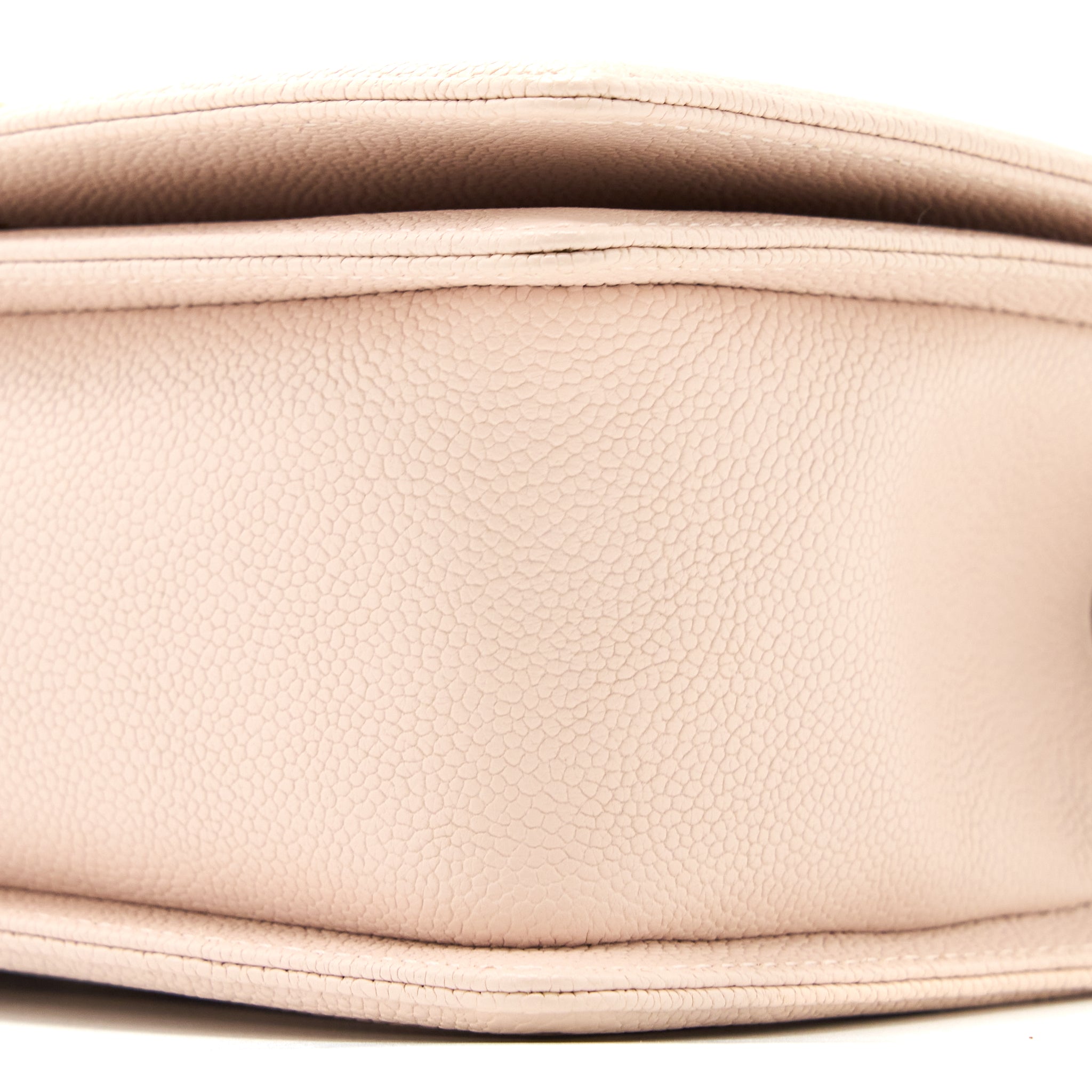 chanel-medium-boy-bag-chevron-caviar-light-pink-lghw