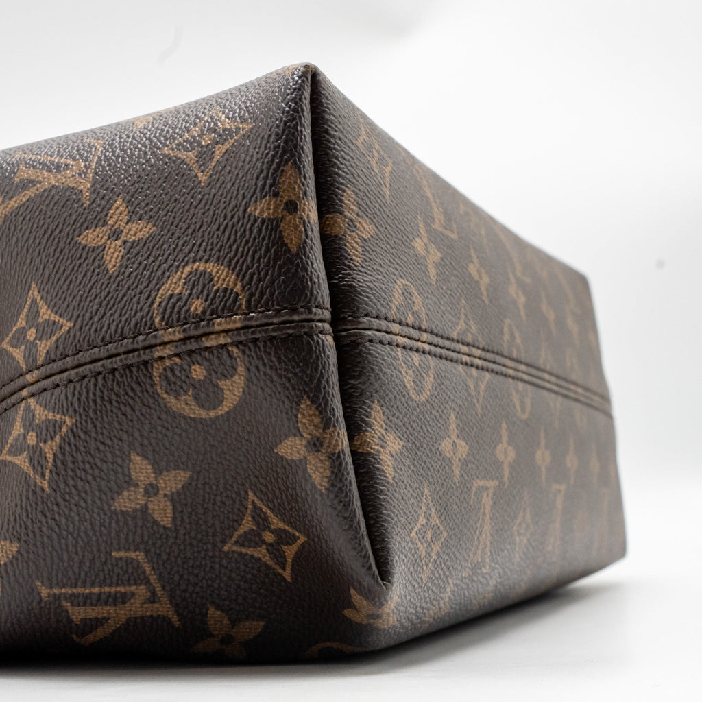 louis-vuitton-coussin-pm-lambskin-black-ghw-copy-1