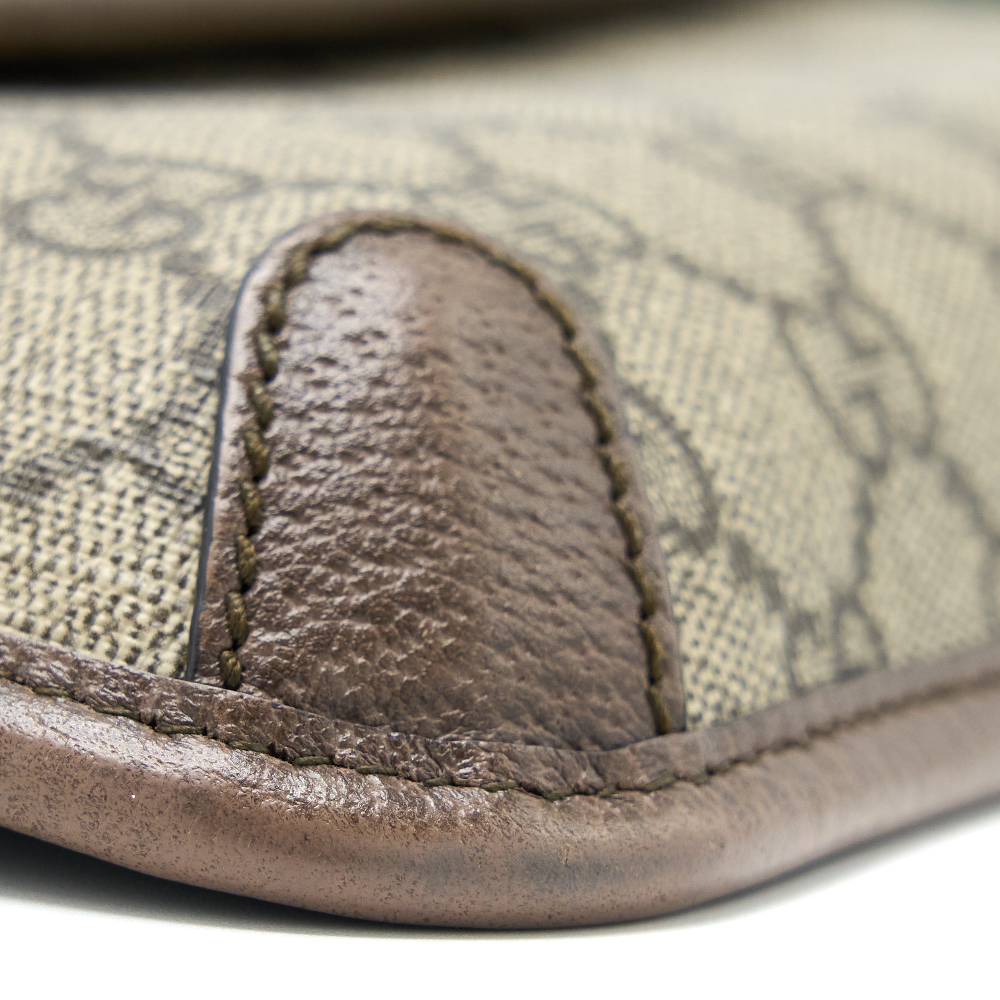 gucci-neo-vintage-gg-supreme-belt-bag-canvas-ghw