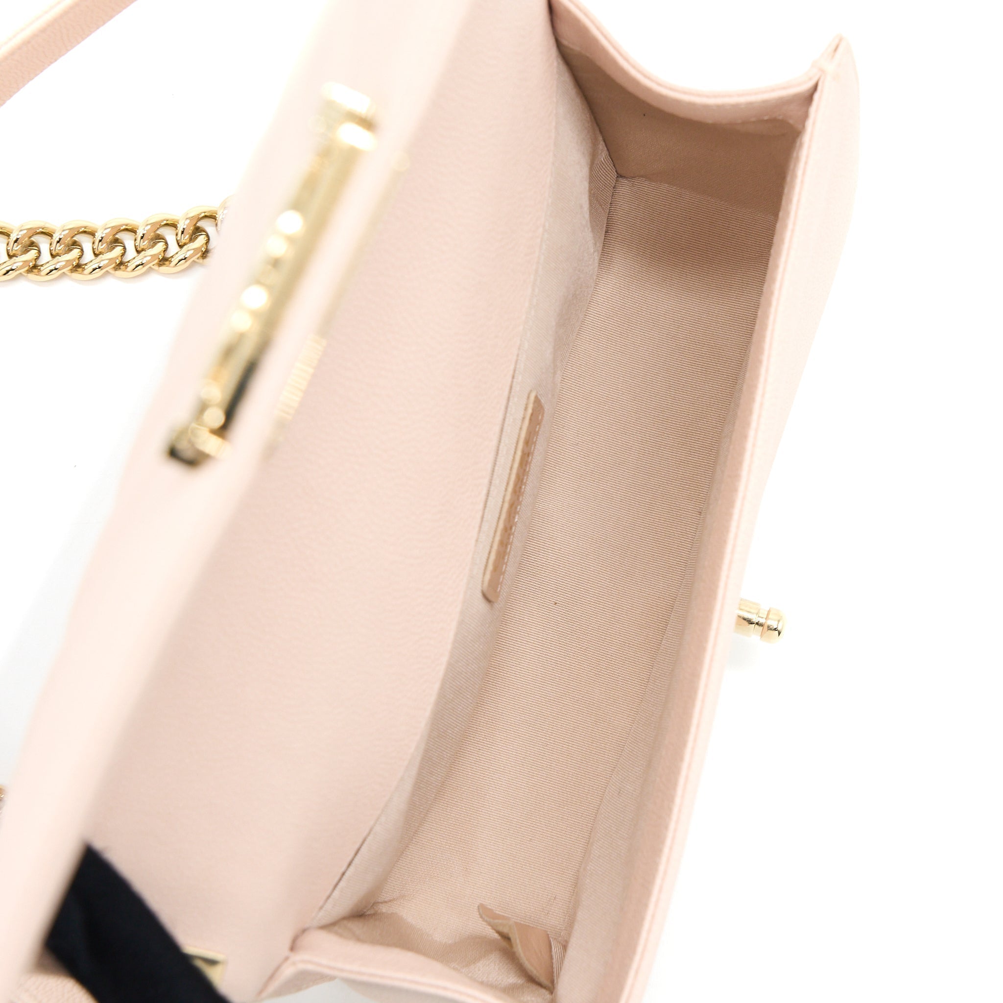 chanel-medium-boy-bag-chevron-caviar-light-pink-lghw