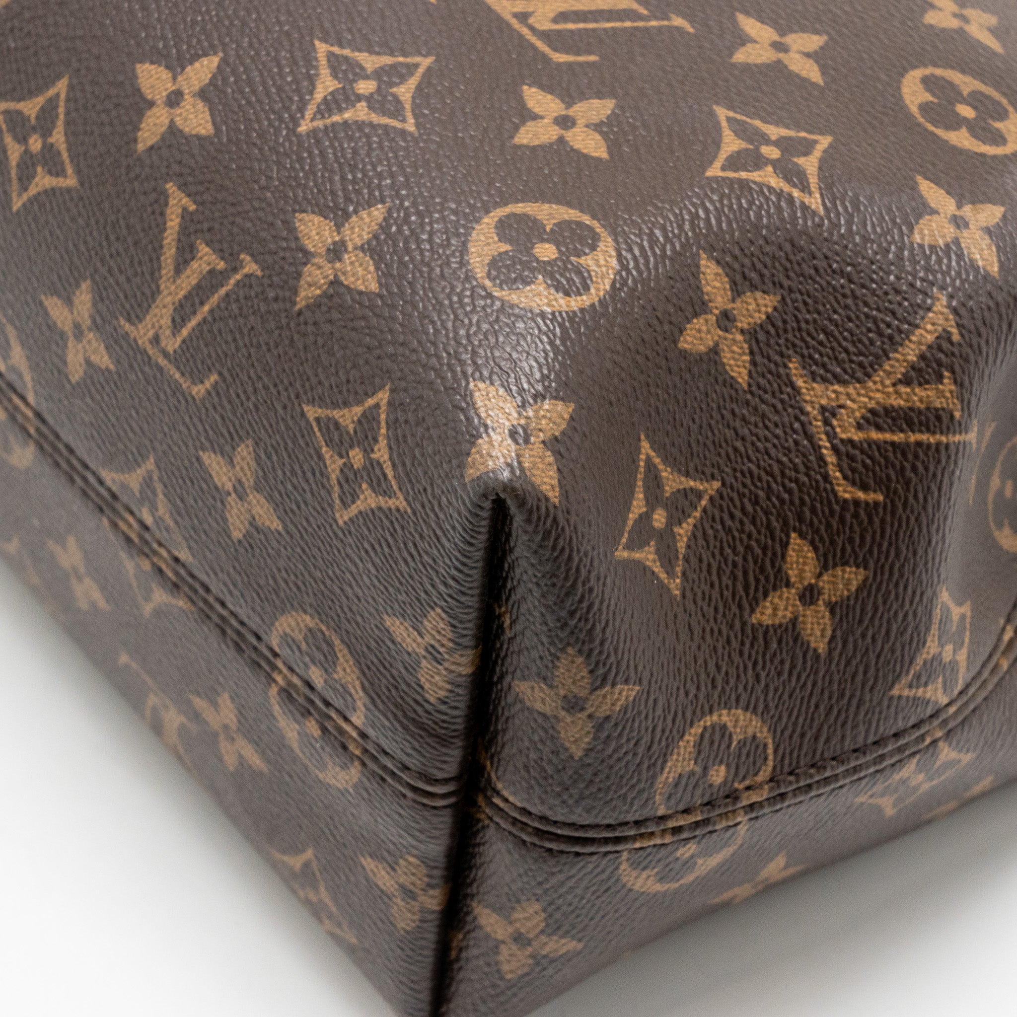 louis-vuitton-coussin-pm-lambskin-black-ghw-copy-1