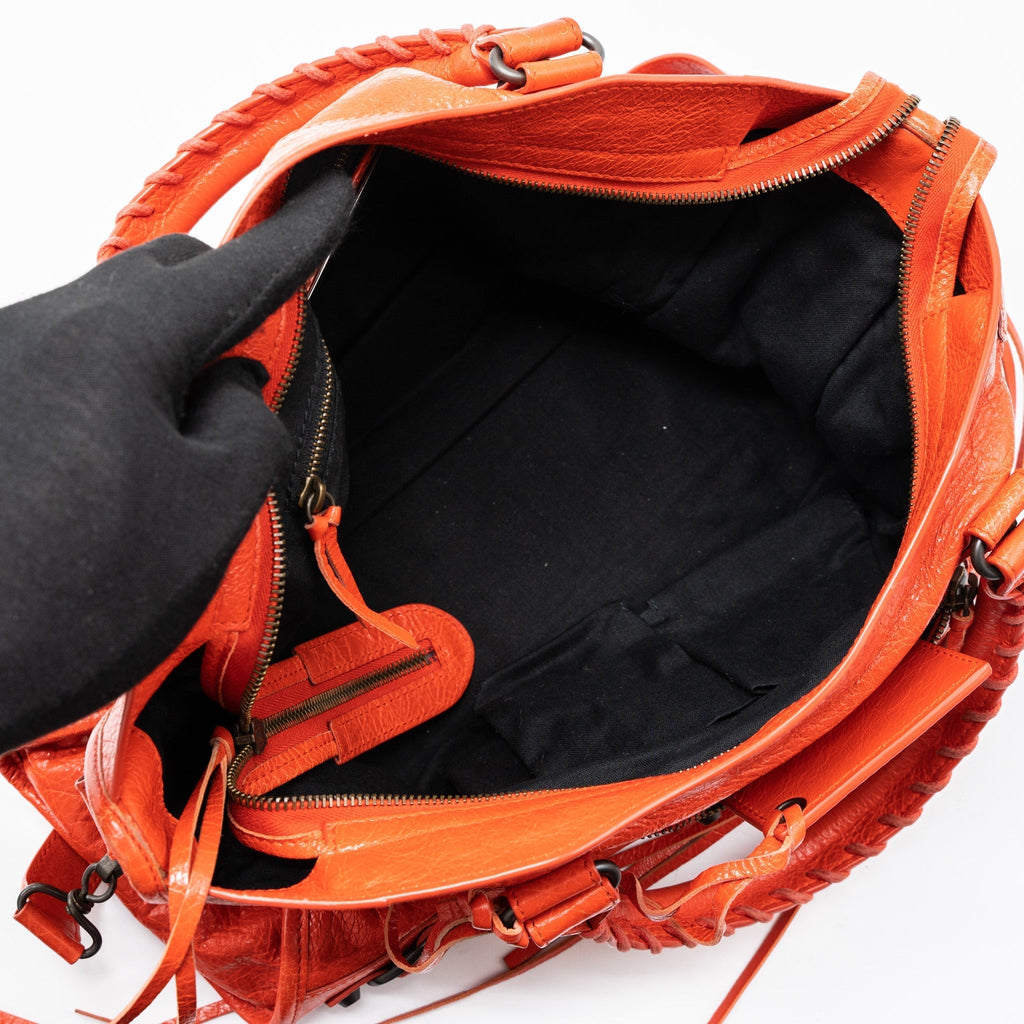 balenciaga-classic-city-bag-nappa-tomato-red-black-hardware