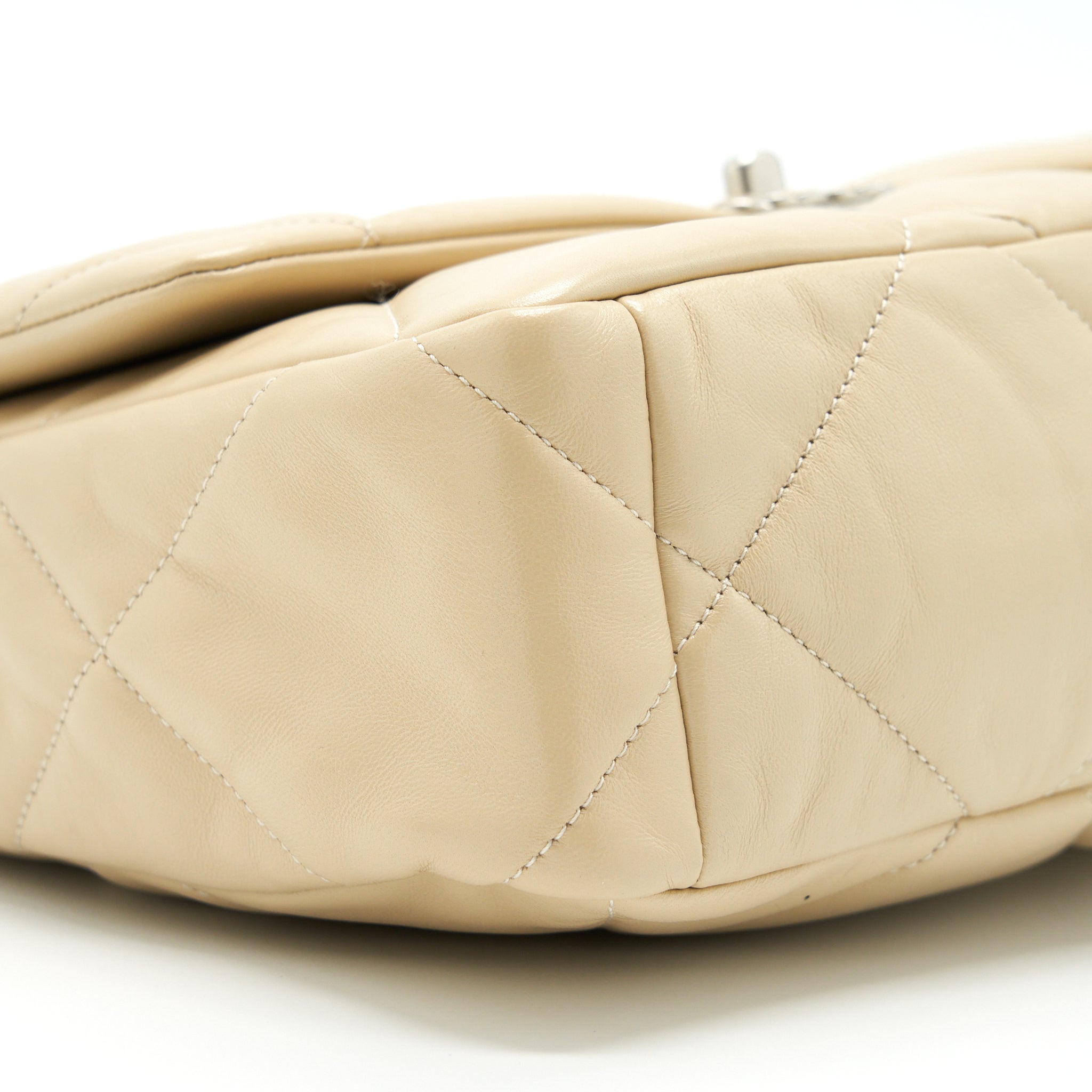 chanel-medium-19-bag-quilted-goatskin-light-beige-gold-silver-hardware-microchip