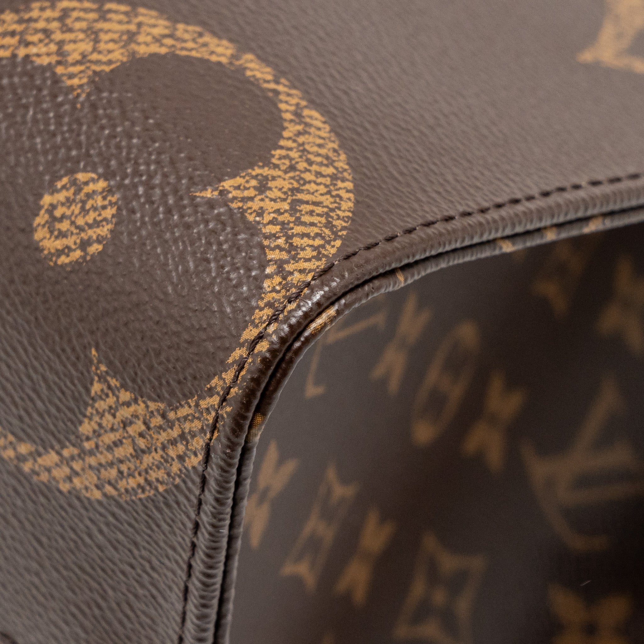 louis-vuitton-onthego-mm-monogram-canvas-ghw-9