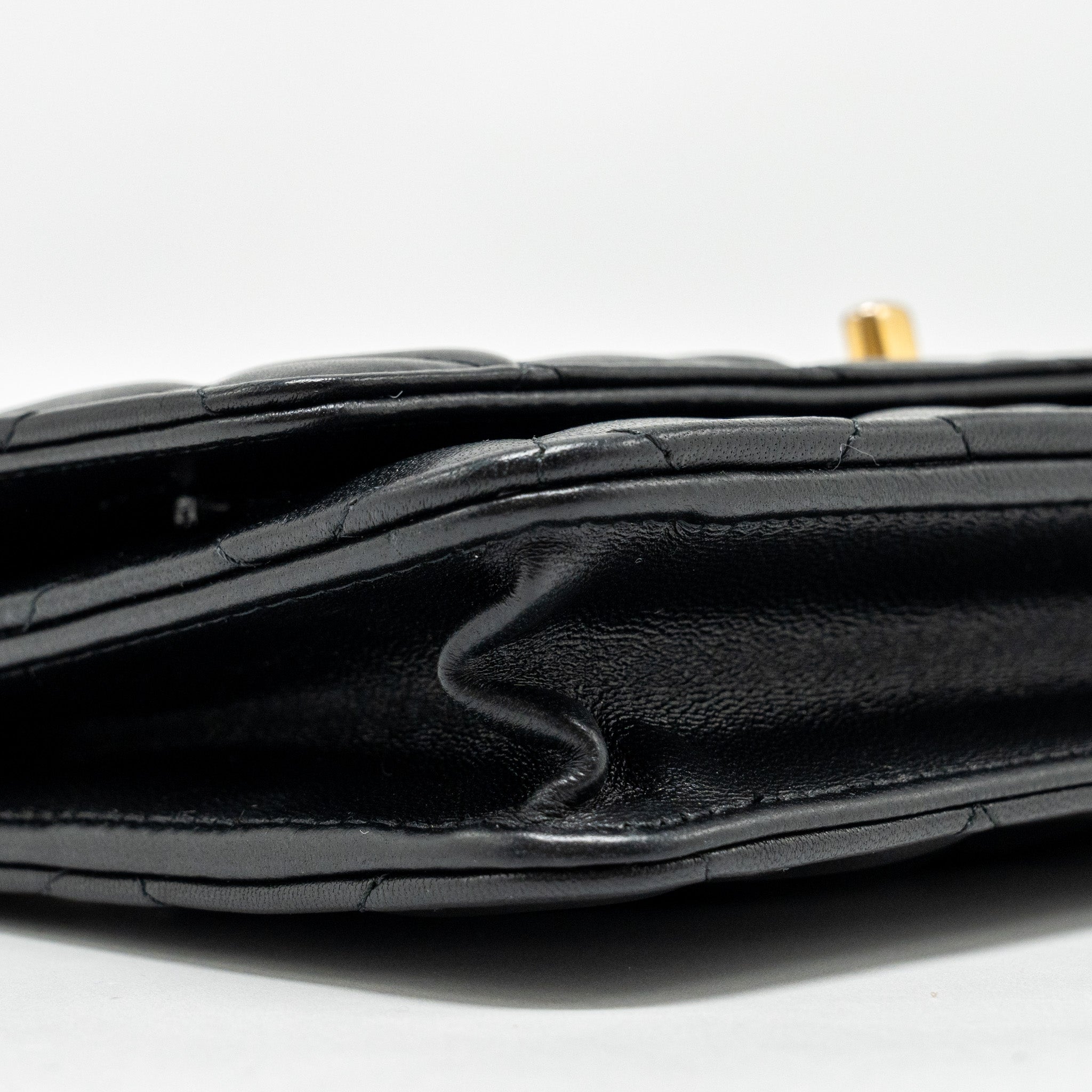 chanel-pearl-crush-wallet-on-chain-lambskin-black-ghw-microchip-copy-1