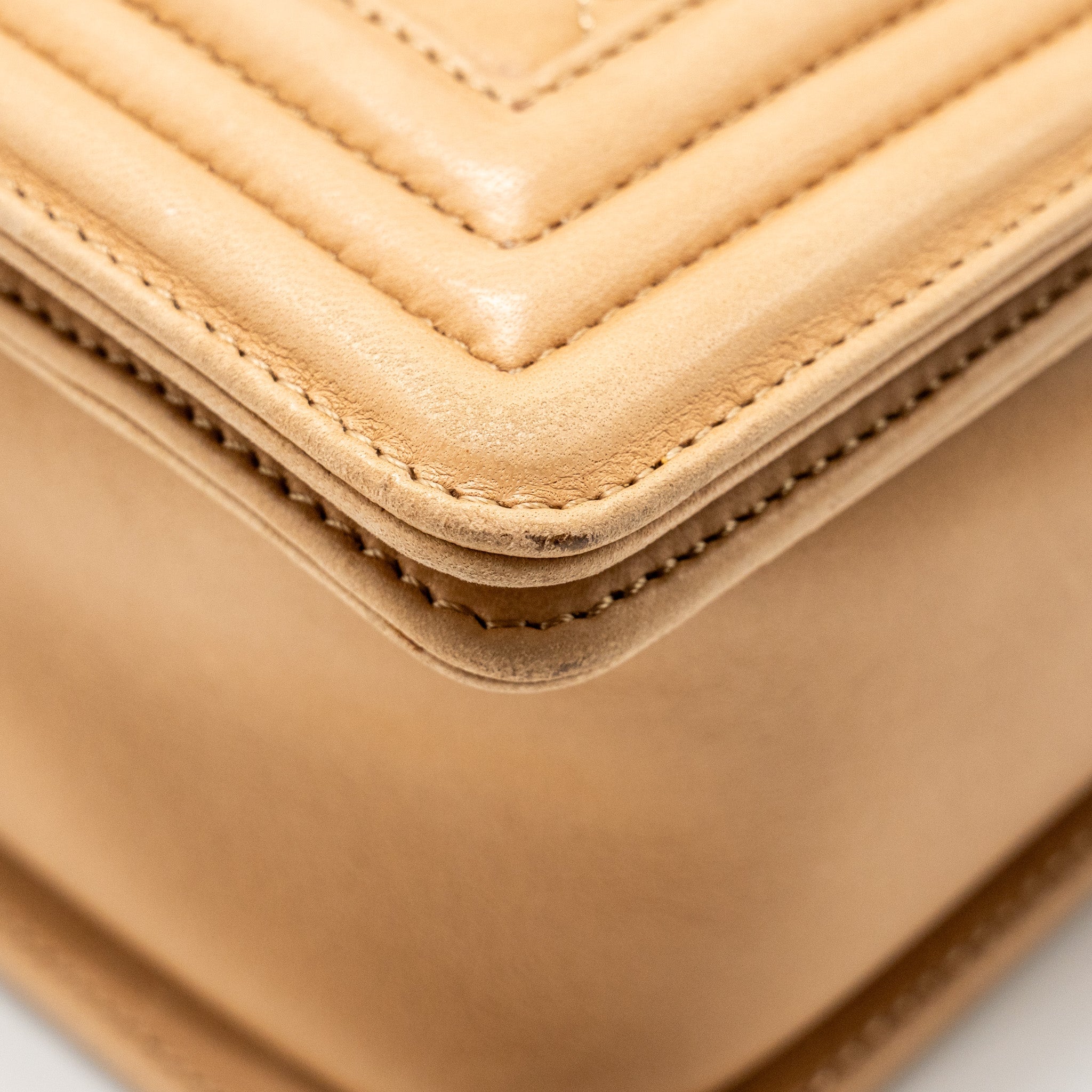 chanel-large-boy-bag-lambskin-beige-ruthenium-hardware
