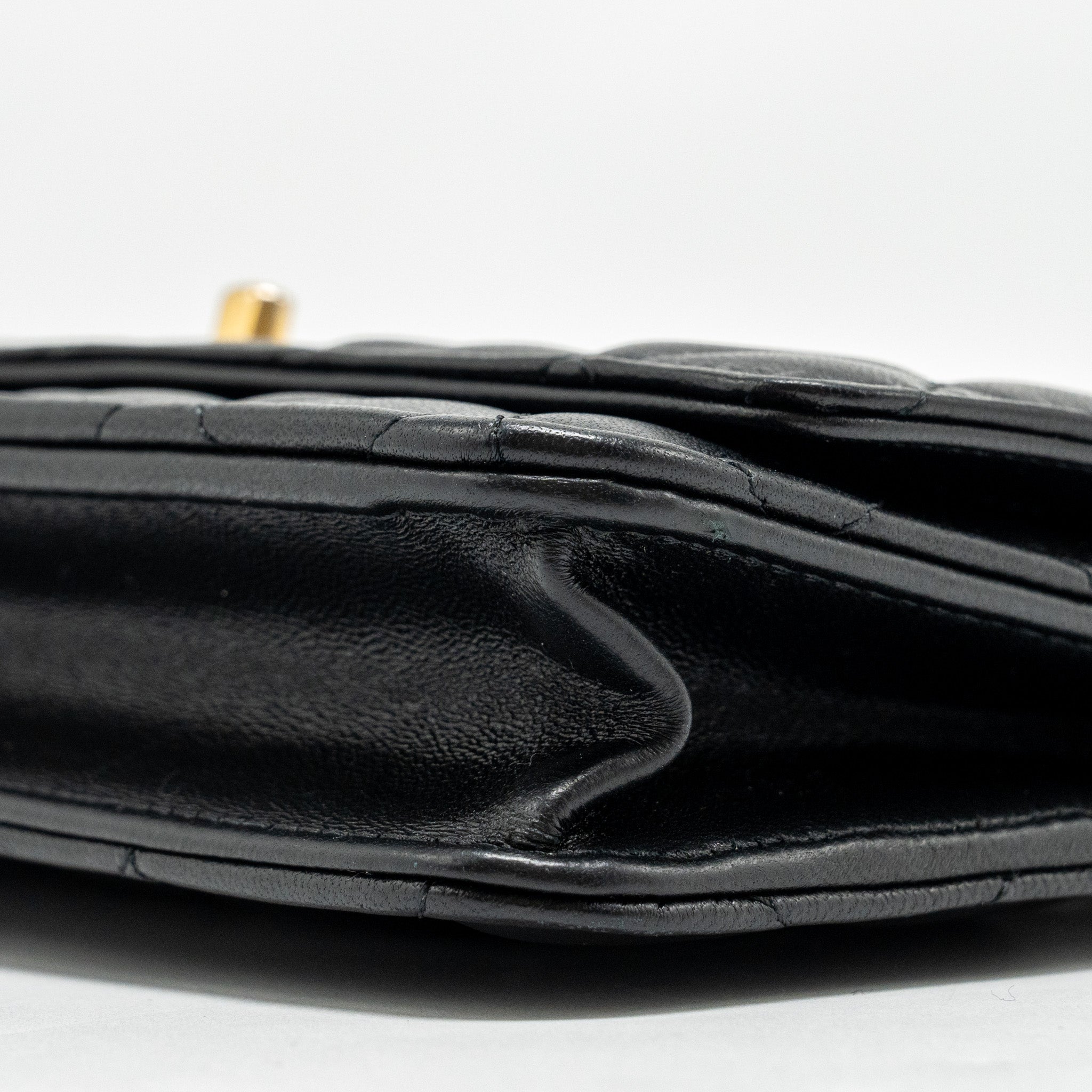 chanel-pearl-crush-wallet-on-chain-lambskin-black-ghw-microchip-copy-1
