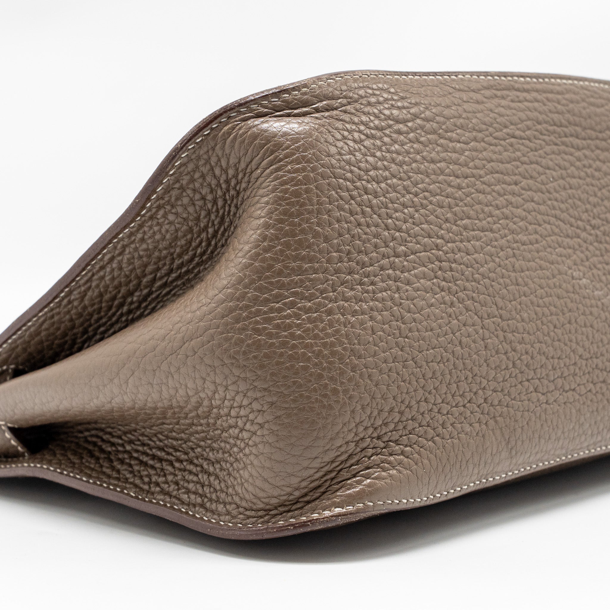 hermes-jypsiere-28-evercolor-etoupe-shw-stamp-square-q