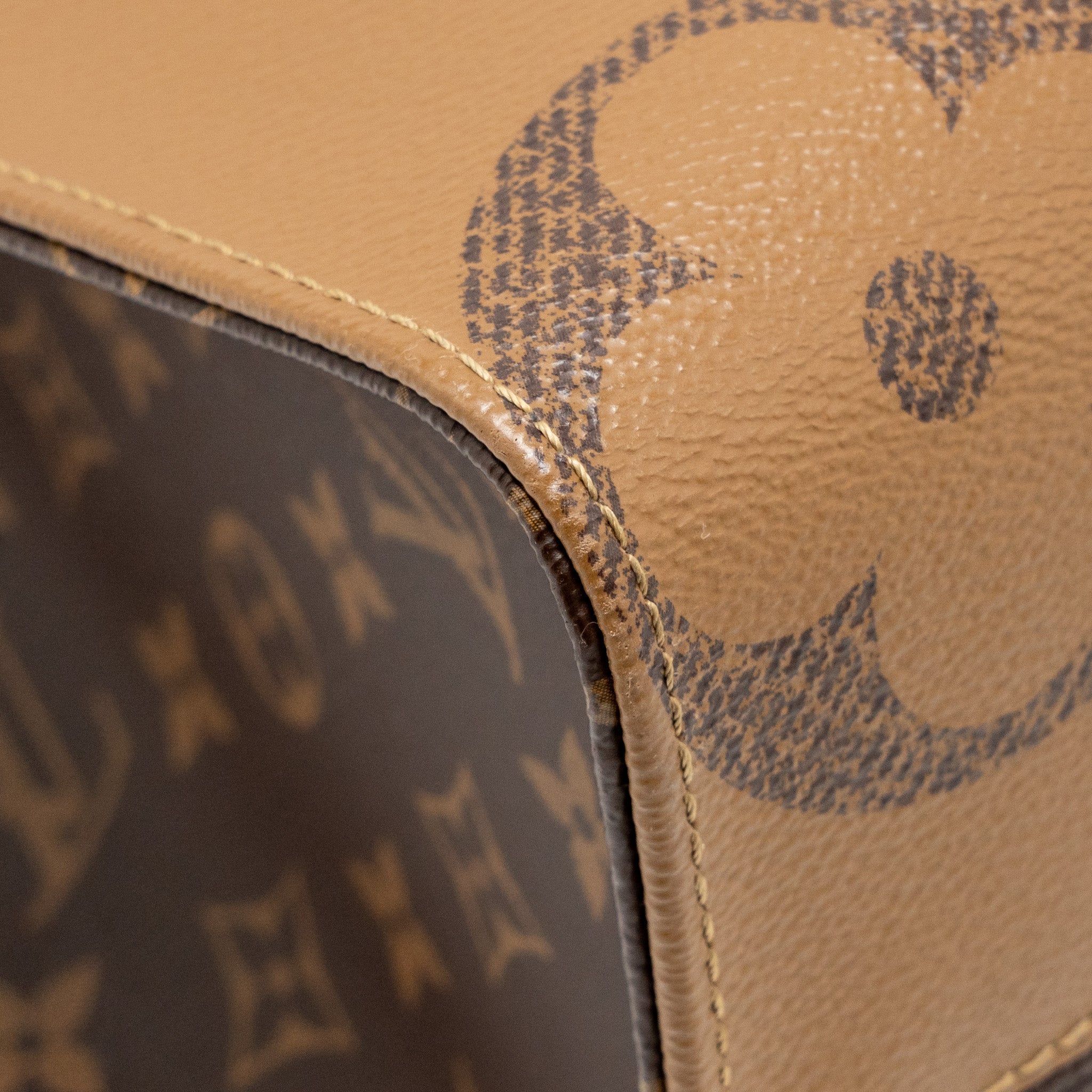 louis-vuitton-onthego-mm-monogram-canvas-ghw-9