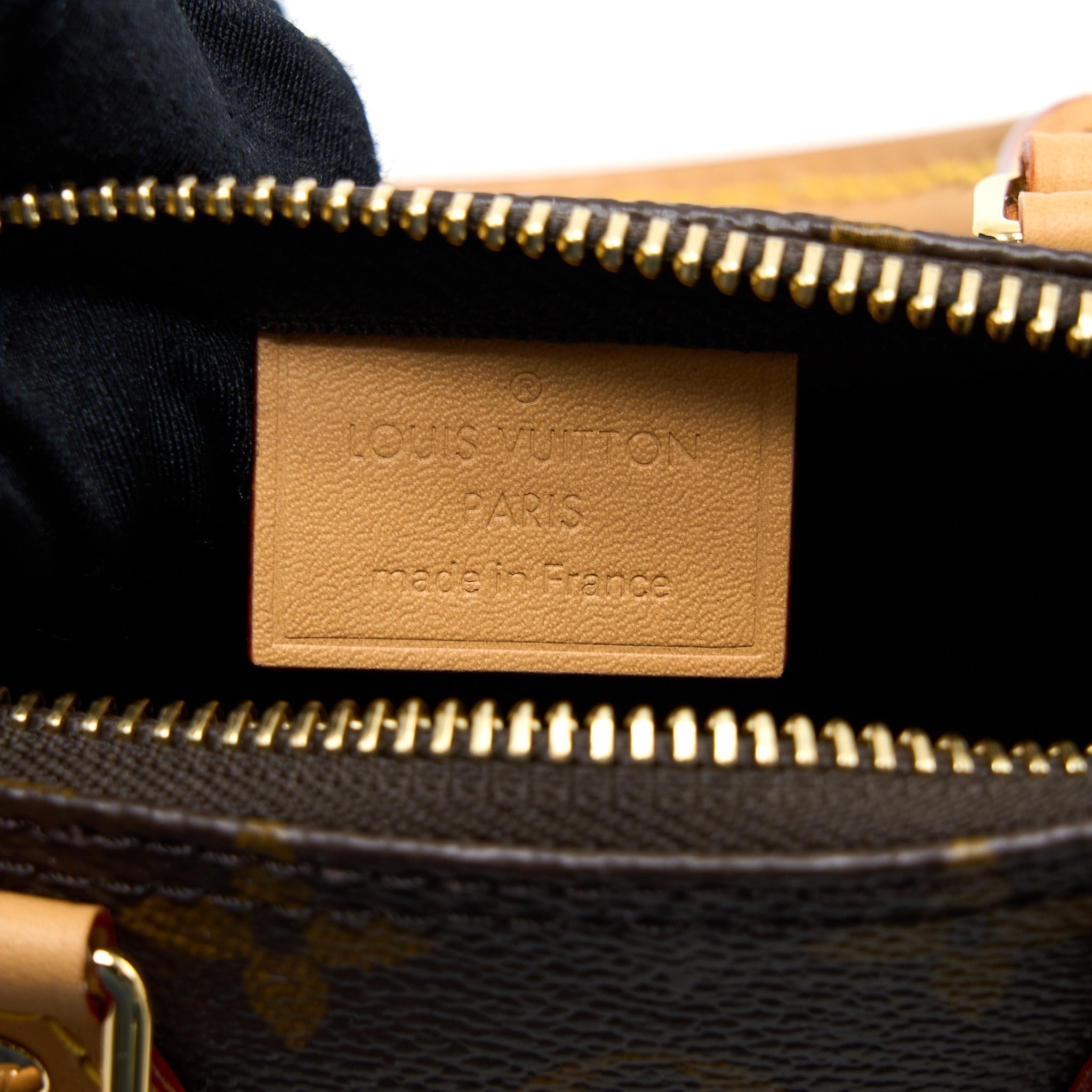 louis-vuitton-nano-speedy-monogram-canvas-ghw-new-version-1