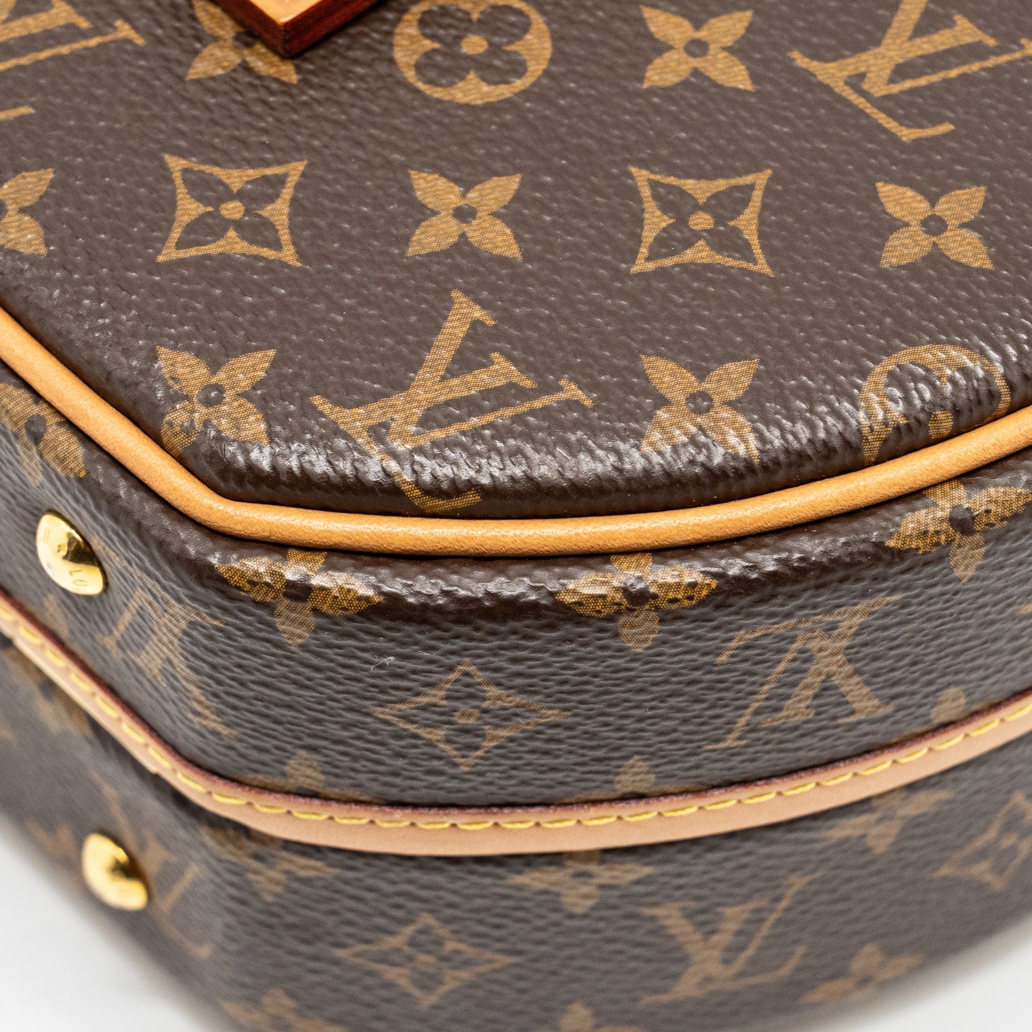 louis-vuitton-petite-boite-chapeau-monogram-canvas-ghw-5