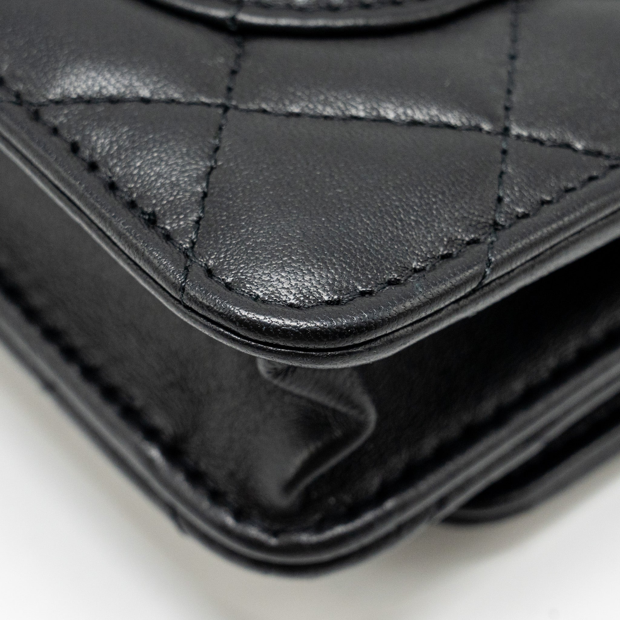 chanel-pearl-crush-wallet-on-chain-lambskin-black-ghw-microchip-copy-1