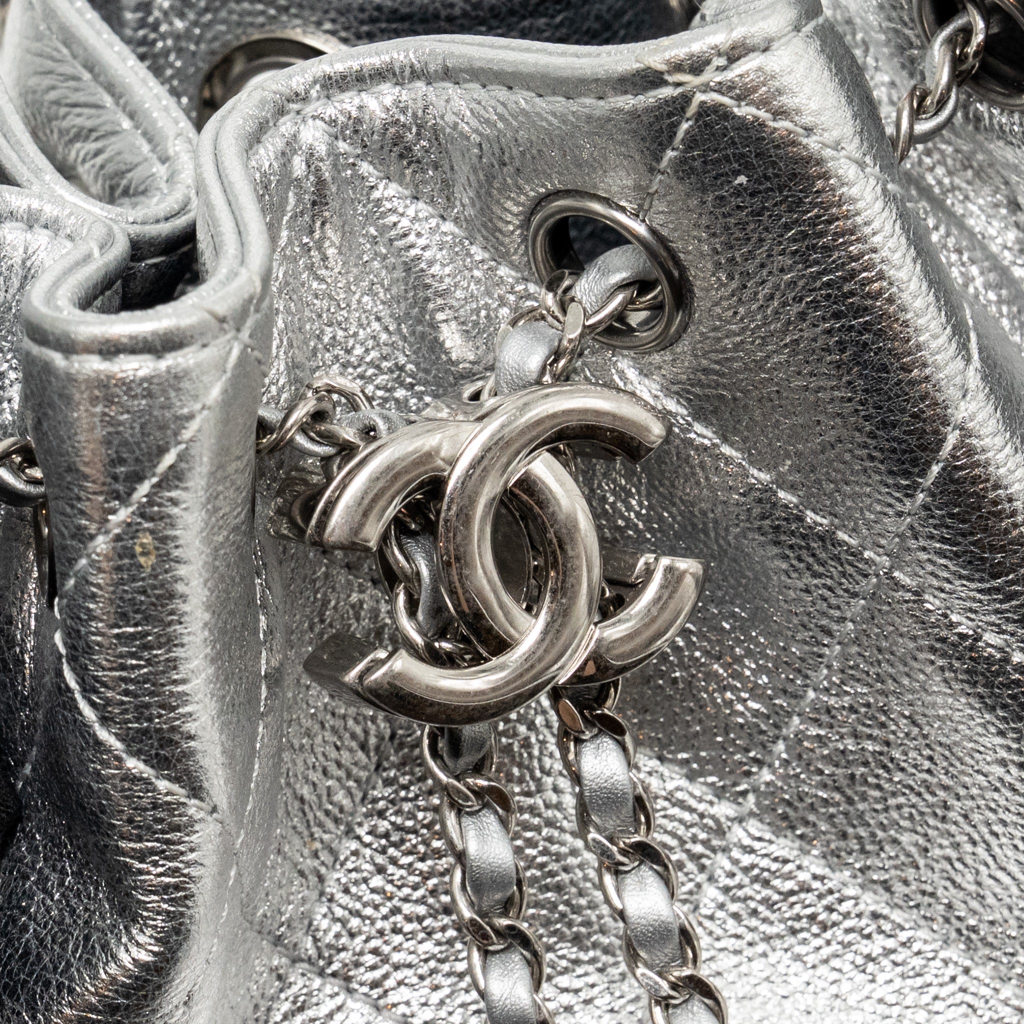 chanel-25-bag-silver