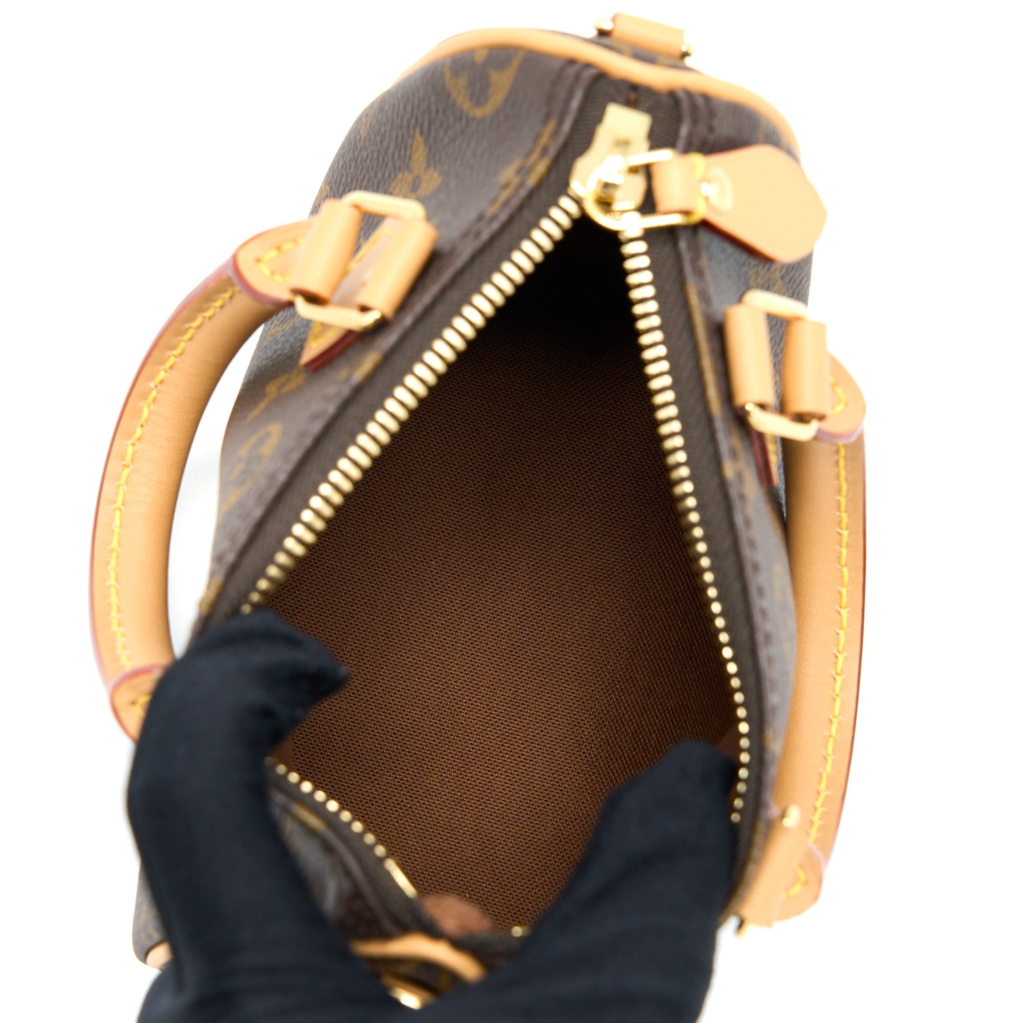 louis-vuitton-nano-speedy-monogram-canvas-ghw-new-version-1