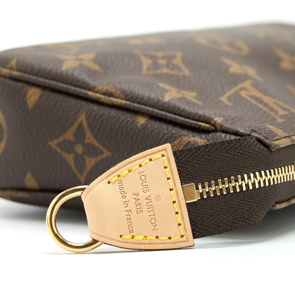 louis-vuitton-pochette-accessories-monogram-canvas-ghw