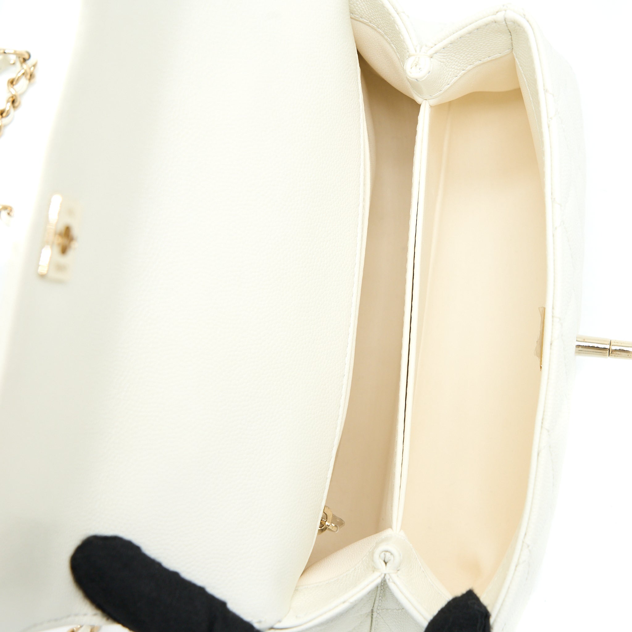 chanel-small-coco-handle-caviar-white-lghw-microchip-3