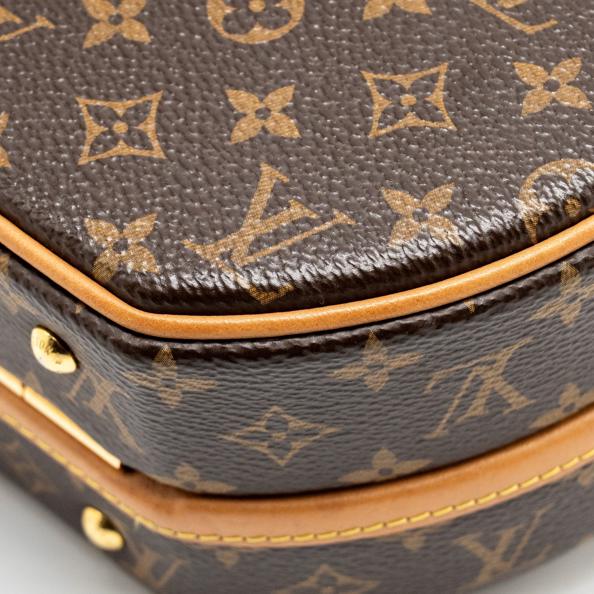 louis-vuitton-petite-boite-chapeau-monogram-canvas-ghw-5