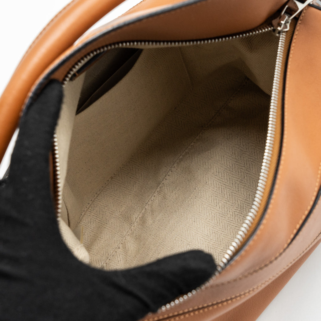 loewe-puzzle-bag-in-classic-calfskin-tan-shw