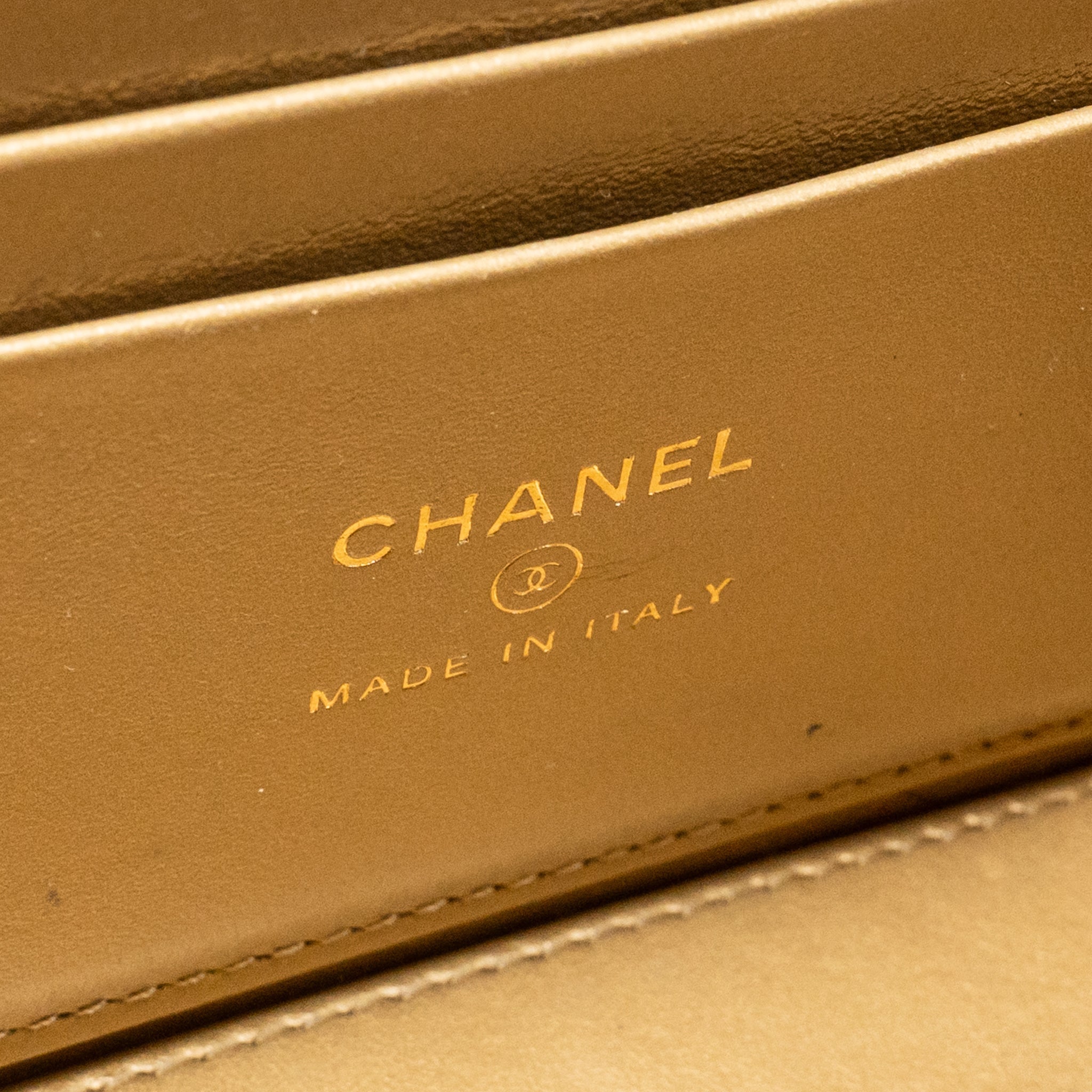 chanel-pearl-crush-long-vanity-with-chain-lambskin-black-ghw