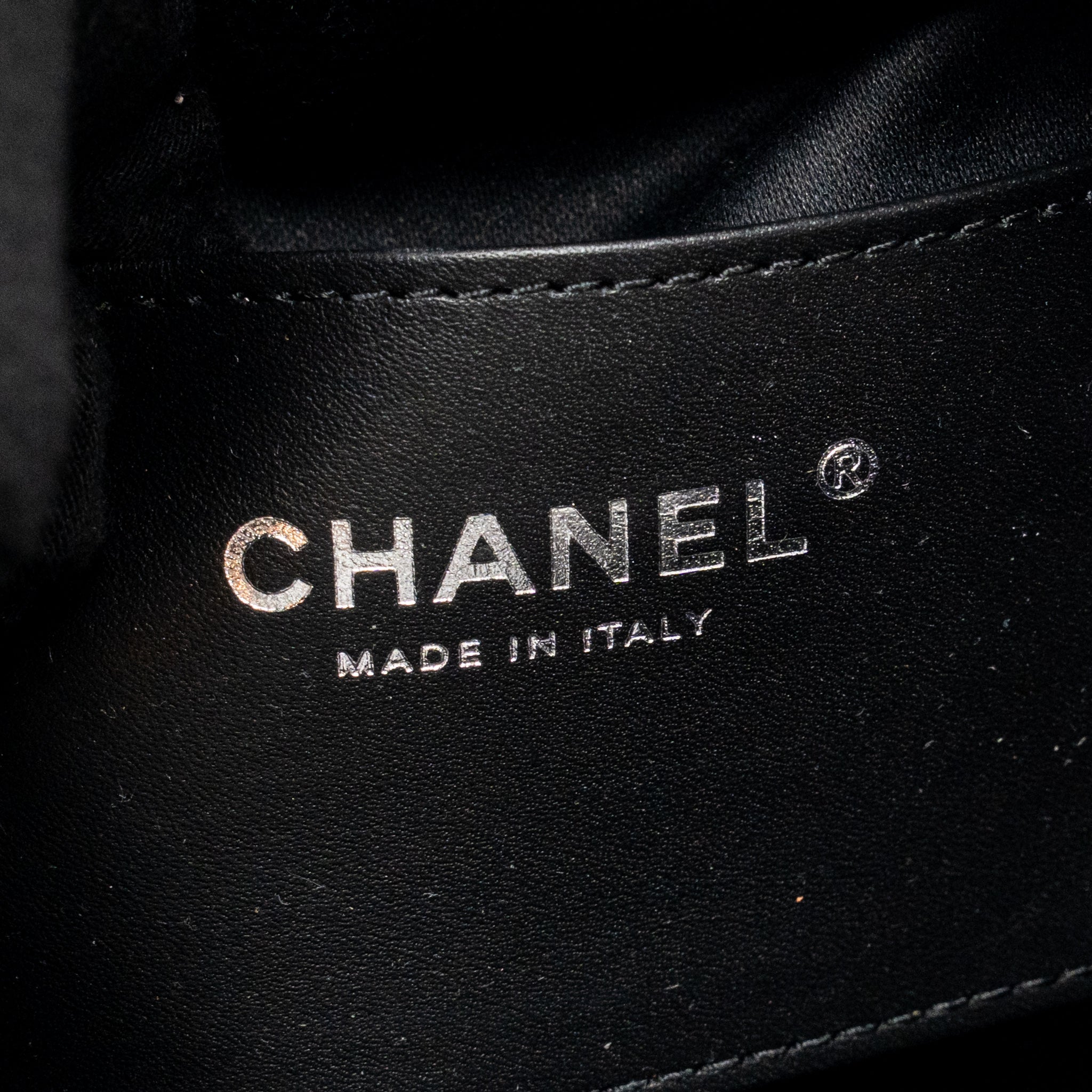 chanel-25-bag-silver