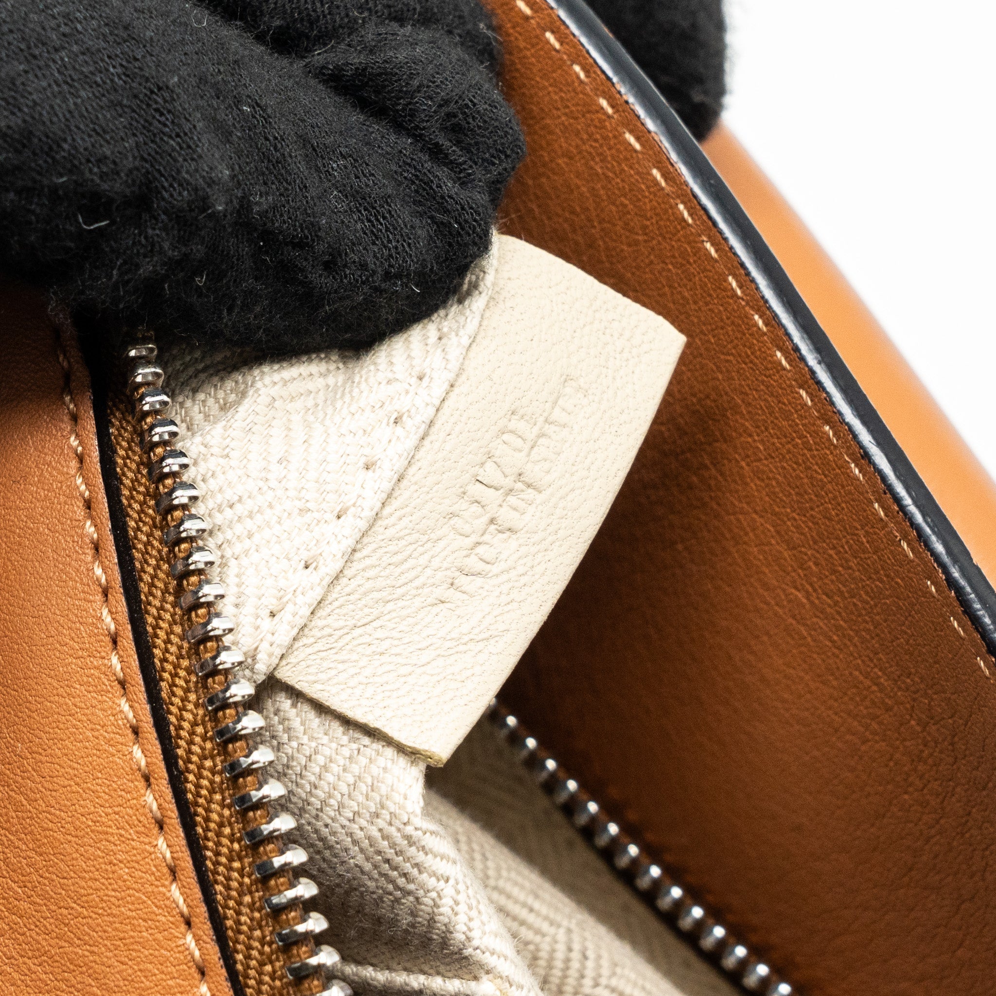 loewe-puzzle-bag-in-classic-calfskin-tan-shw