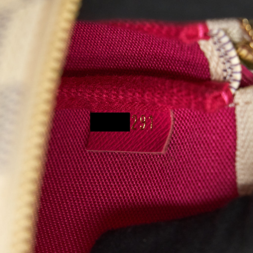 louis-vuitton-christmas-limited-mini-pochette-accessories-damier-azur-canvas