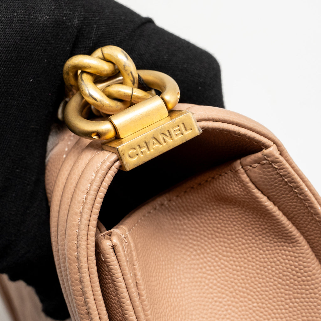chanel-boy-bag-pink
