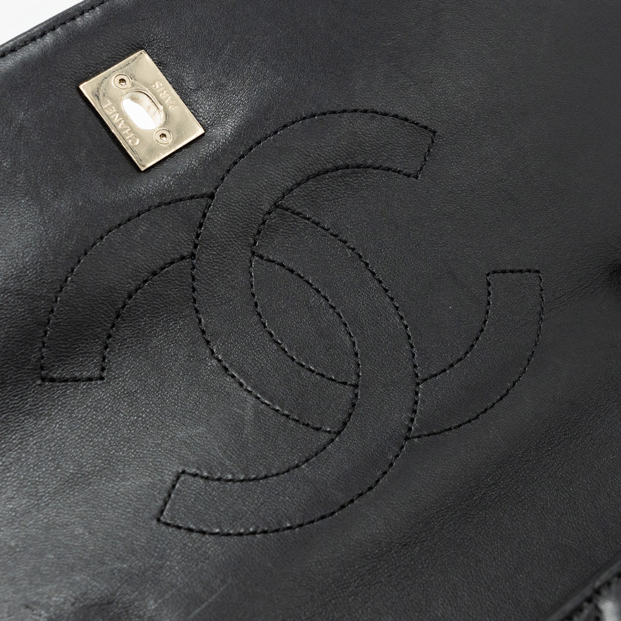 chanel-medium-trendy-cc-lambskin-black-ghw