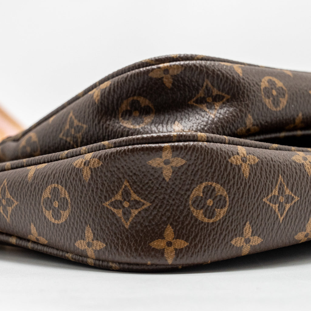 louis-vuitton-multi-pochette-accessories-monogram-canvas-ghw