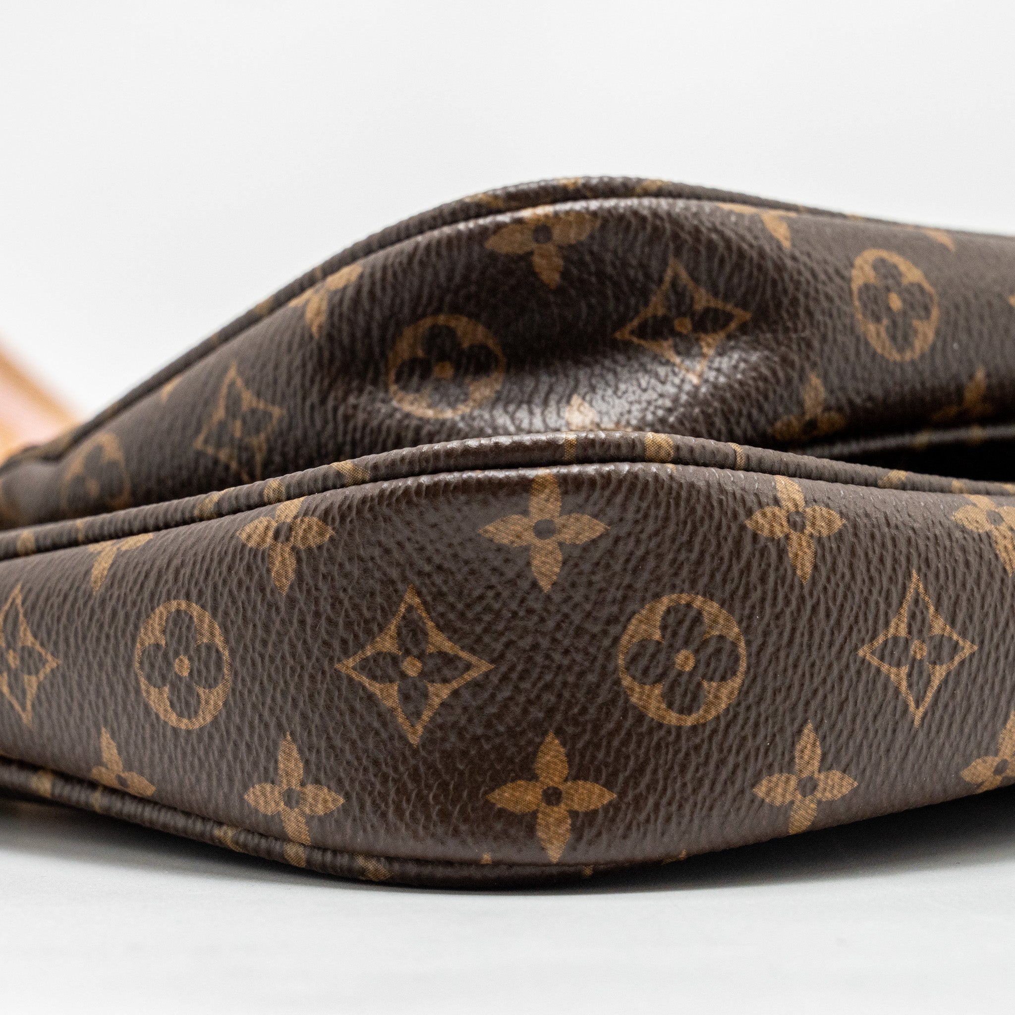 louis-vuitton-multi-pochette-accessories-monogram-canvas-ghw