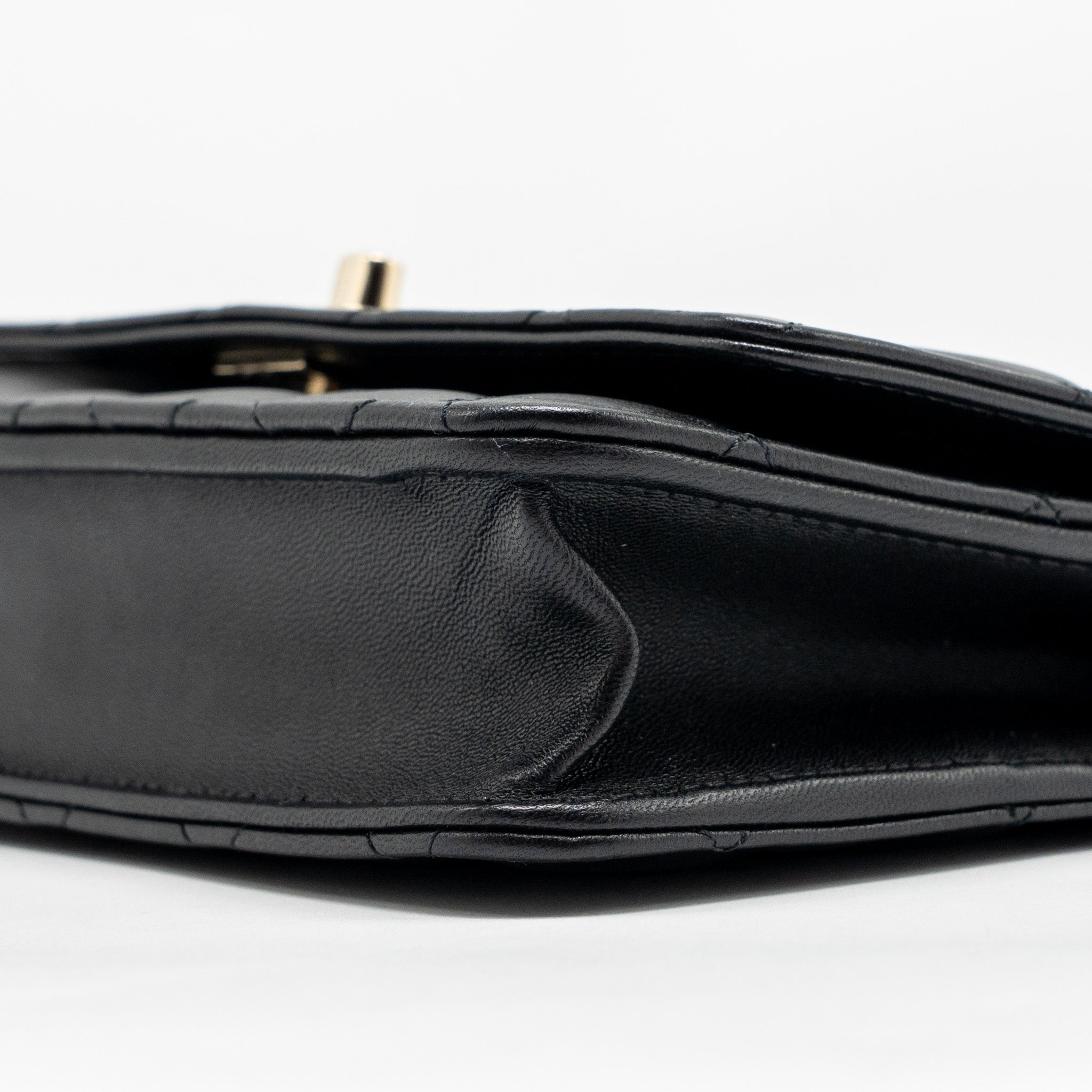 chanel-trendy-cc-wallet-on-chain-lambskin-black-lghw-microchip-copy
