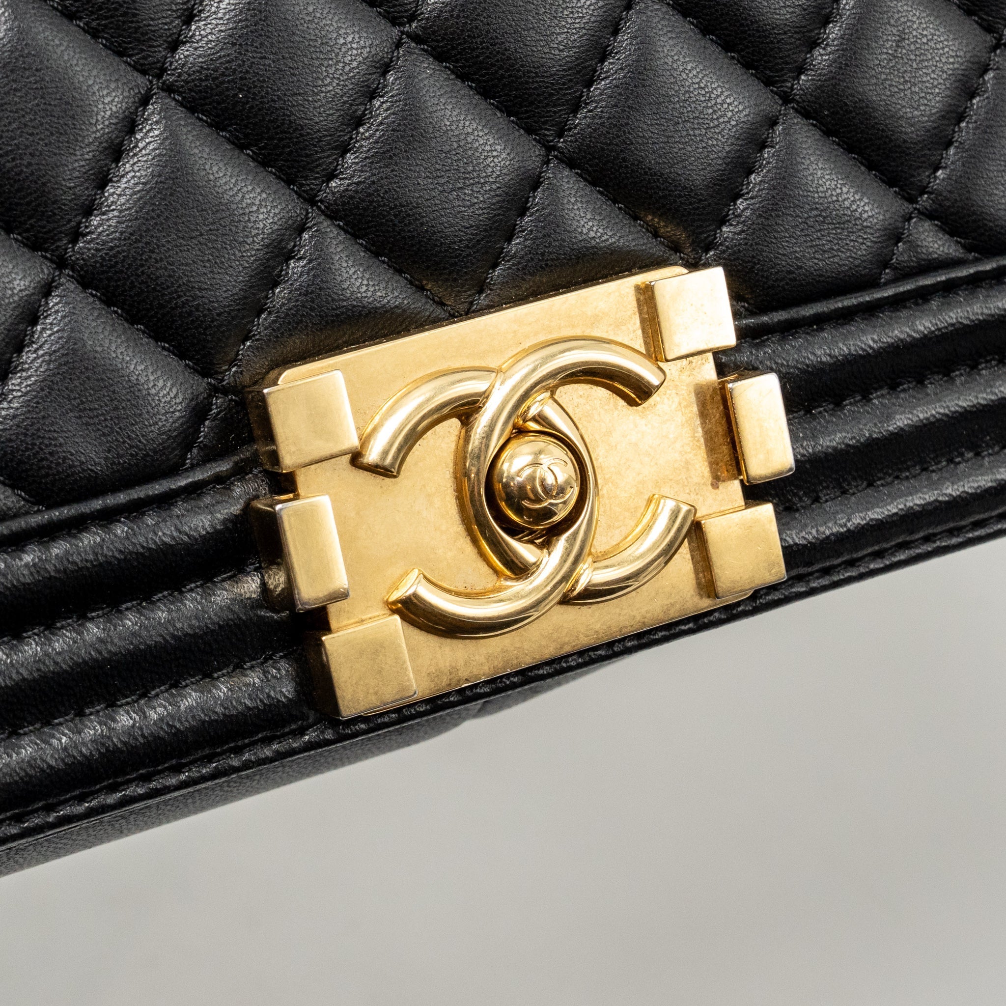 chanel-medium-boy-bag-lambskin-black-ghw-3