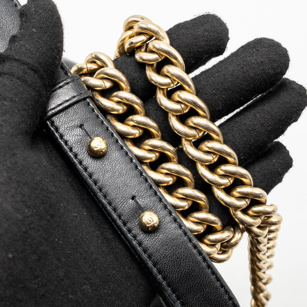 chanel-medium-boy-bag-lambskin-black-ghw-3