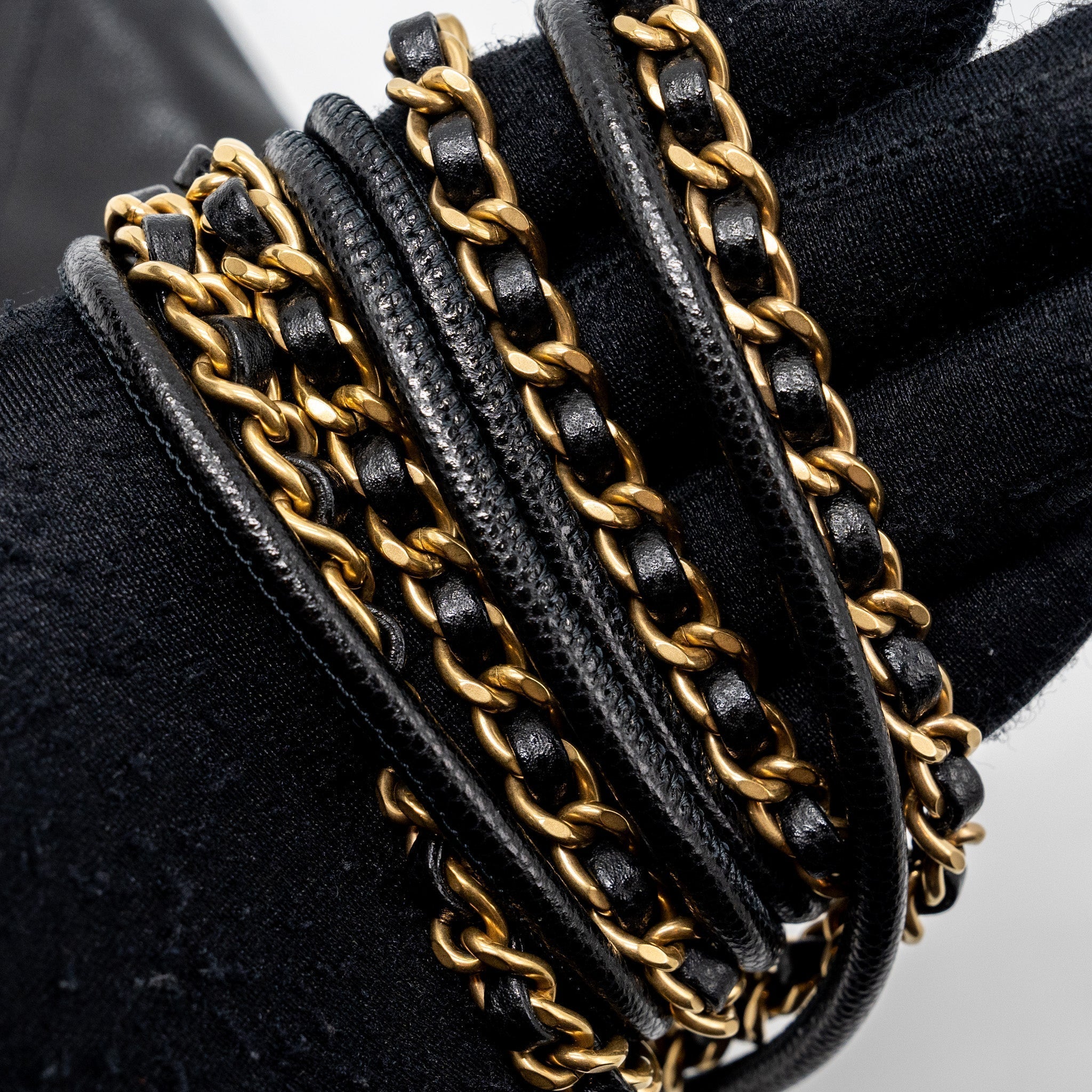 chanel-mini-22-bag-caviar-black-ghw-microchip