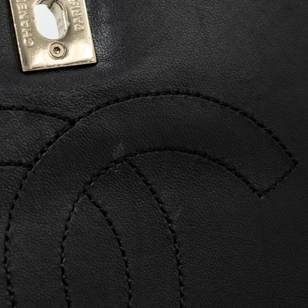 chanel-medium-trendy-cc-lambskin-black-ghw