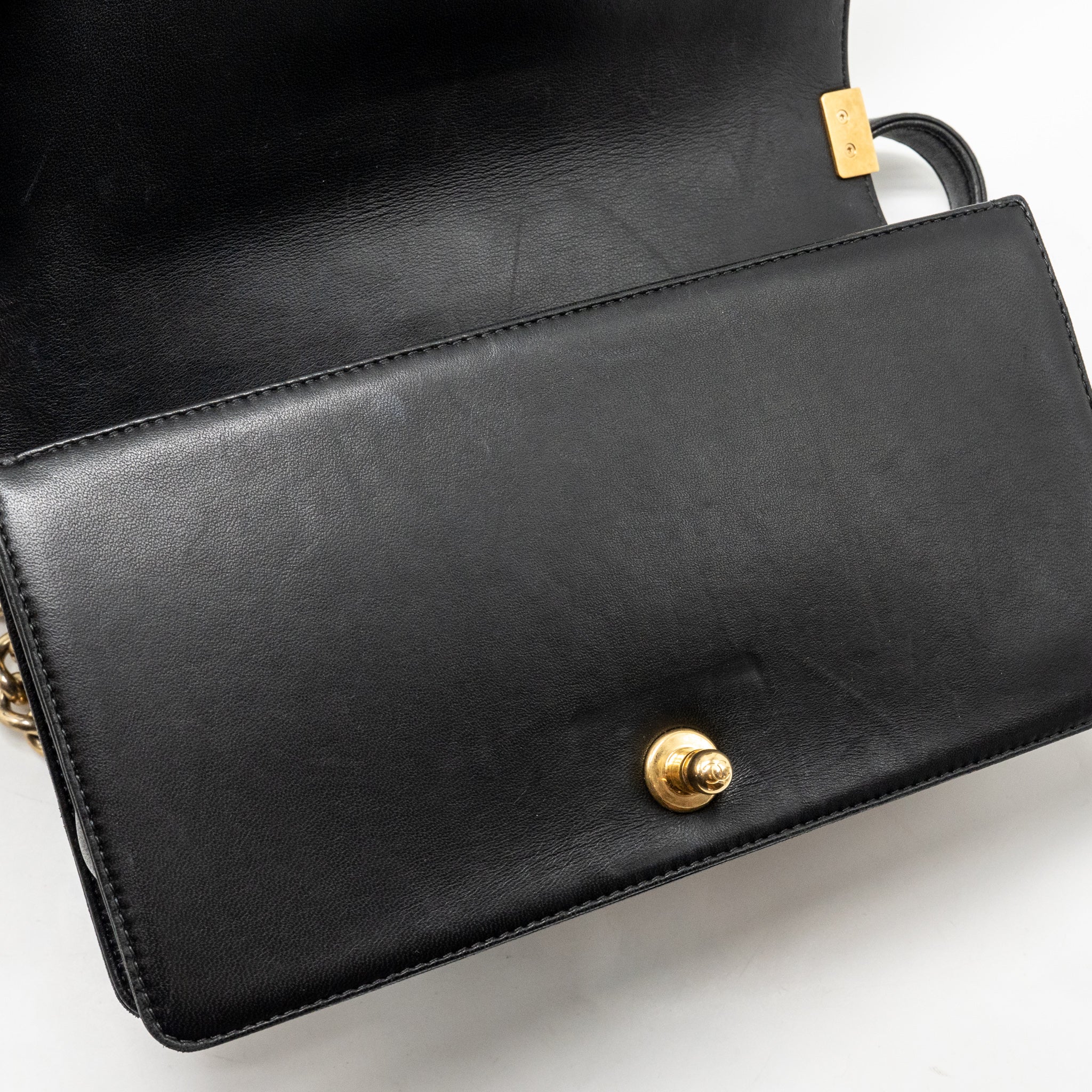 chanel-medium-boy-bag-lambskin-black-ghw-3