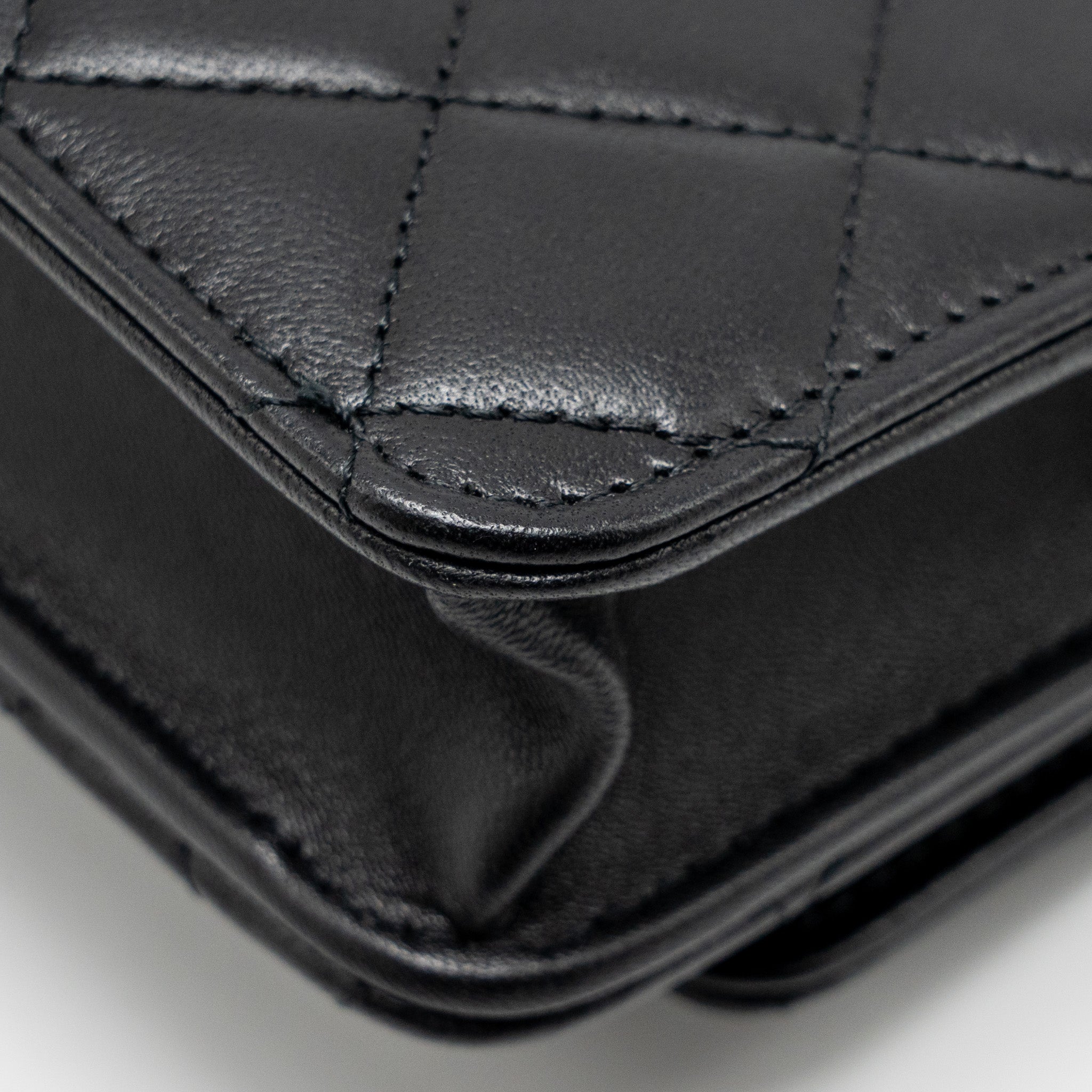 chanel-trendy-cc-wallet-on-chain-lambskin-black-lghw-microchip-copy