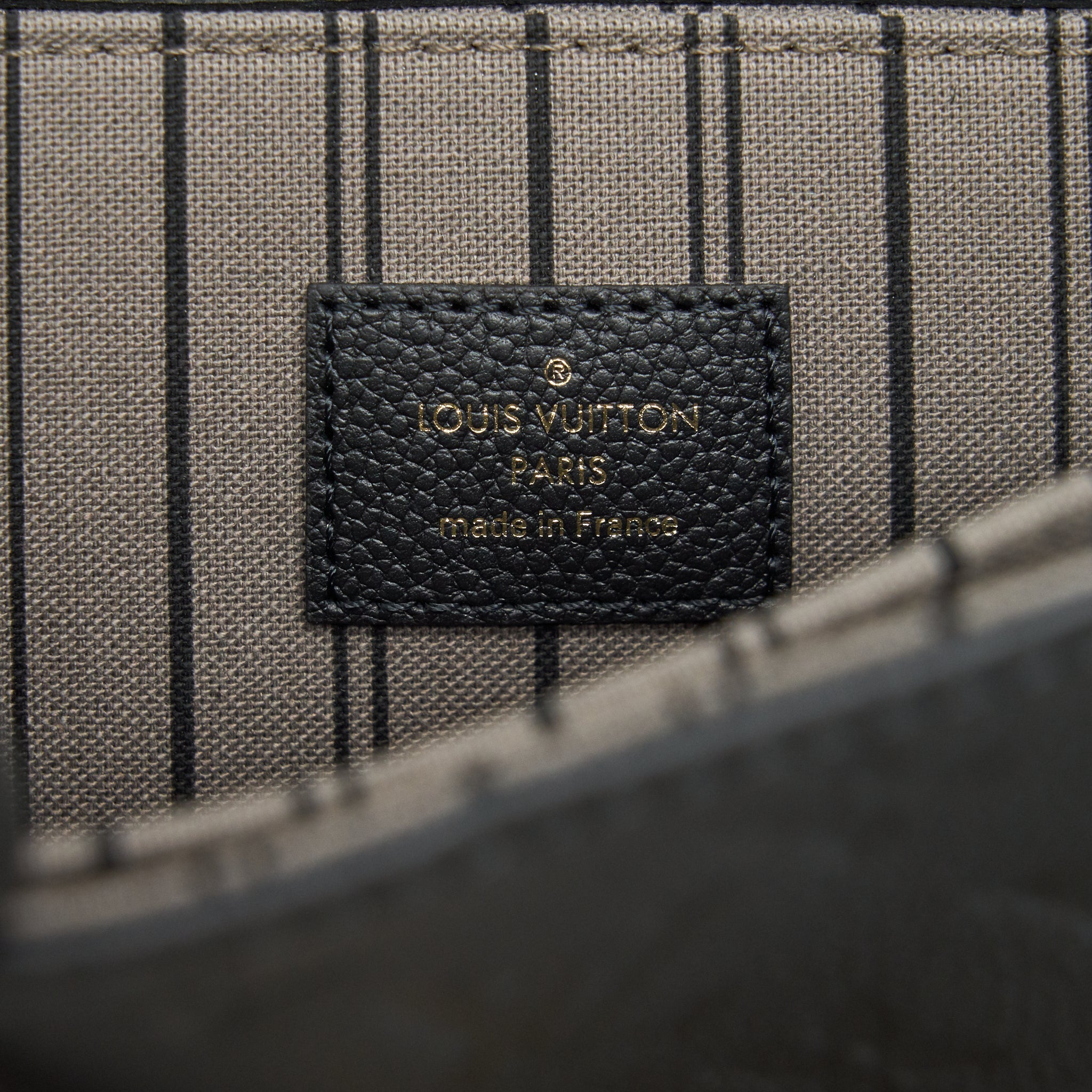 louis-vuitton-metis-pochette-calfskin-black-monogram-canvas