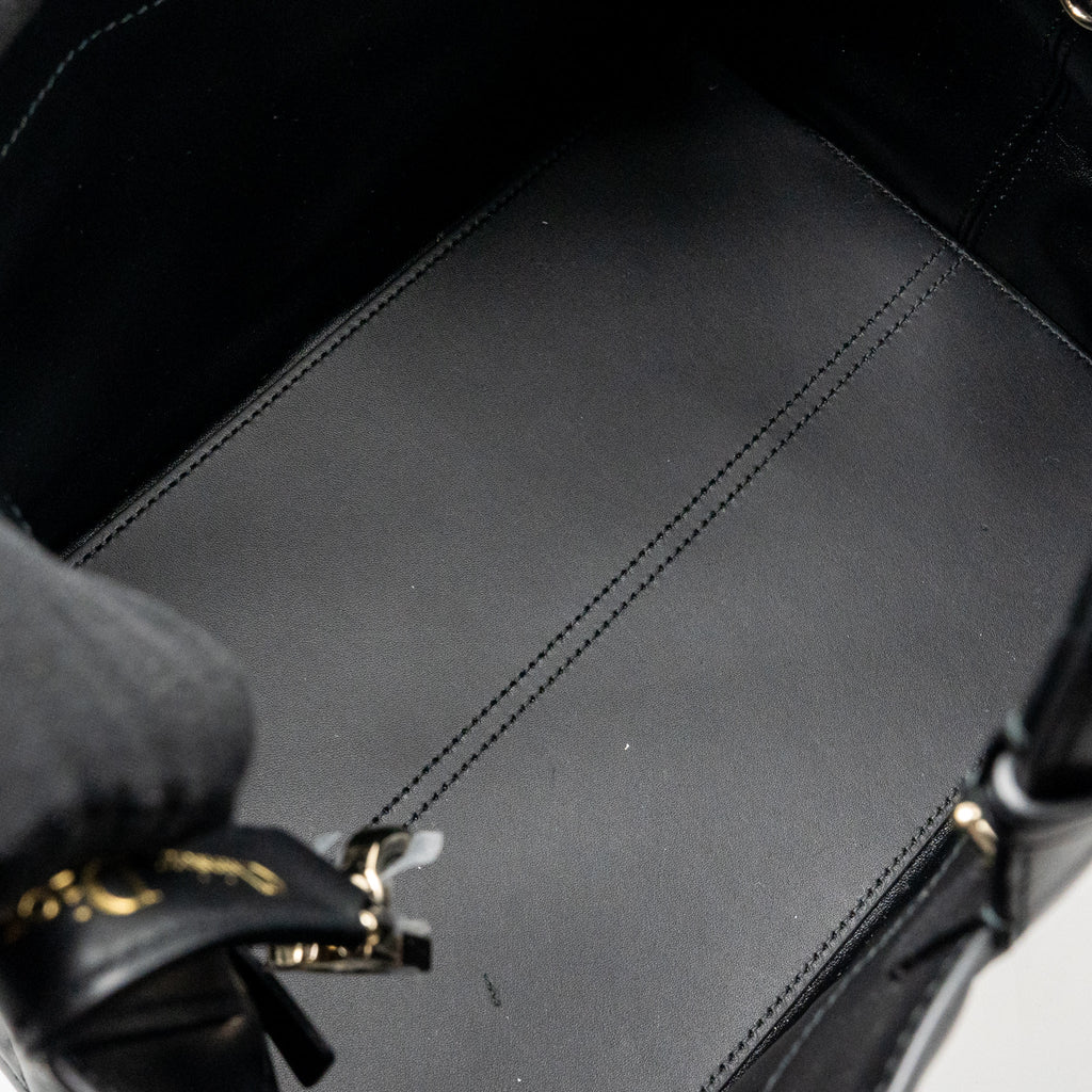 dior-medium-dior-toujours-tote-bag-macrocannage-calfskin-black-lghw-copy