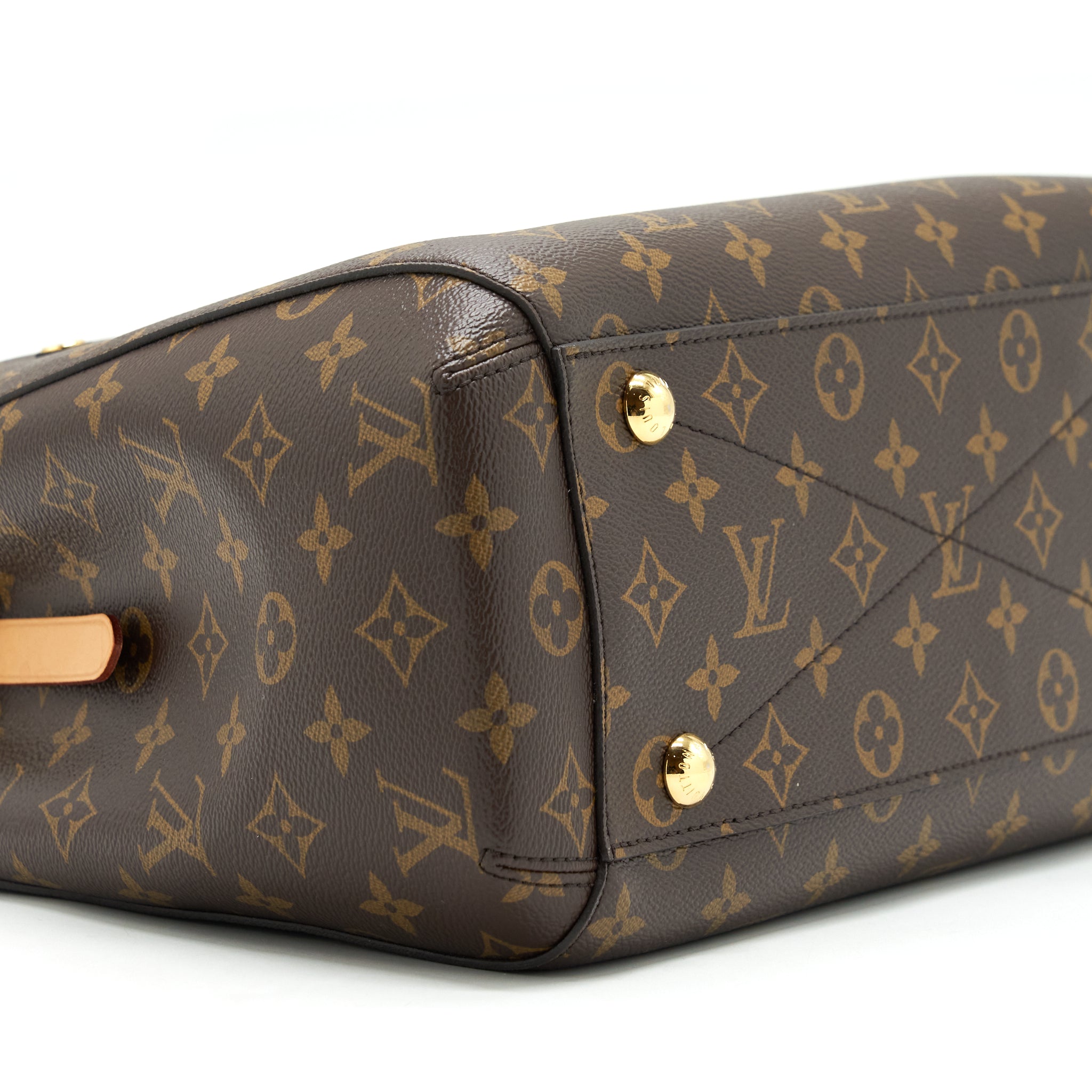 louis-vuitton-montaigne-mm-monogram-canvas-year-2016