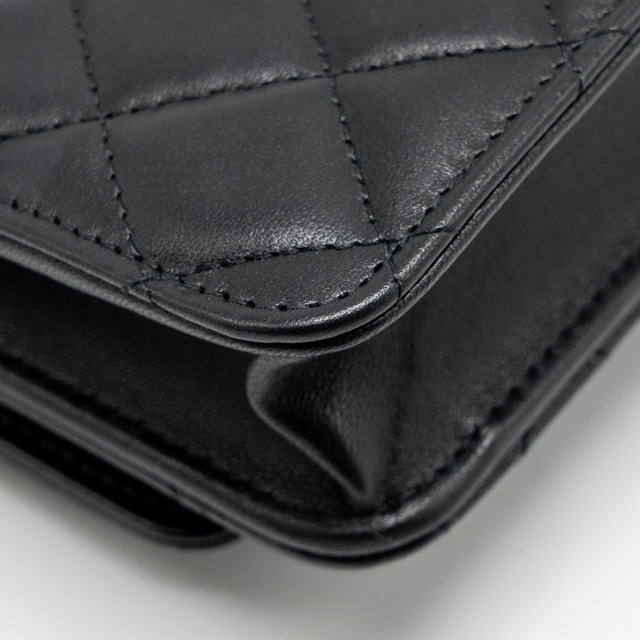chanel-trendy-cc-wallet-on-chain-lambskin-black-lghw-microchip-copy