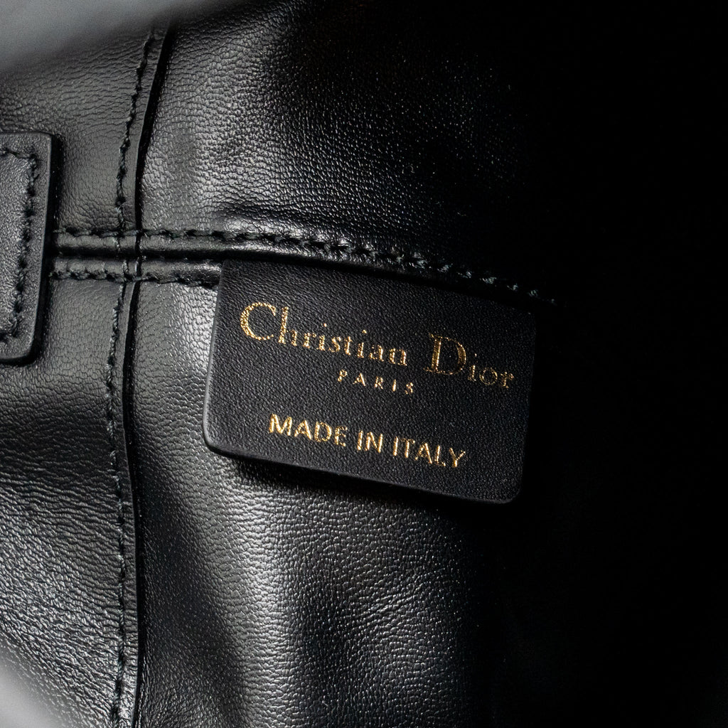 dior-medium-dior-toujours-tote-bag-macrocannage-calfskin-black-lghw-copy